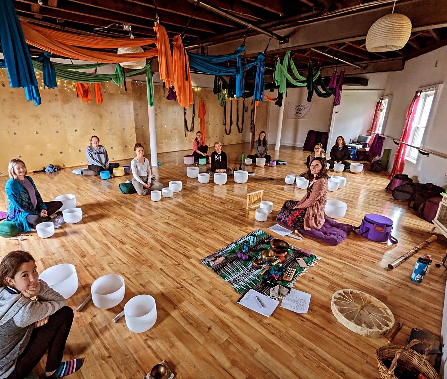 All the singing bowls 🎵💫🎶
Thank you @rachelriverasoundhealer &amp; all who attended to learn!

#soundhealers
#mainesoundhealers
#soundbathstudio