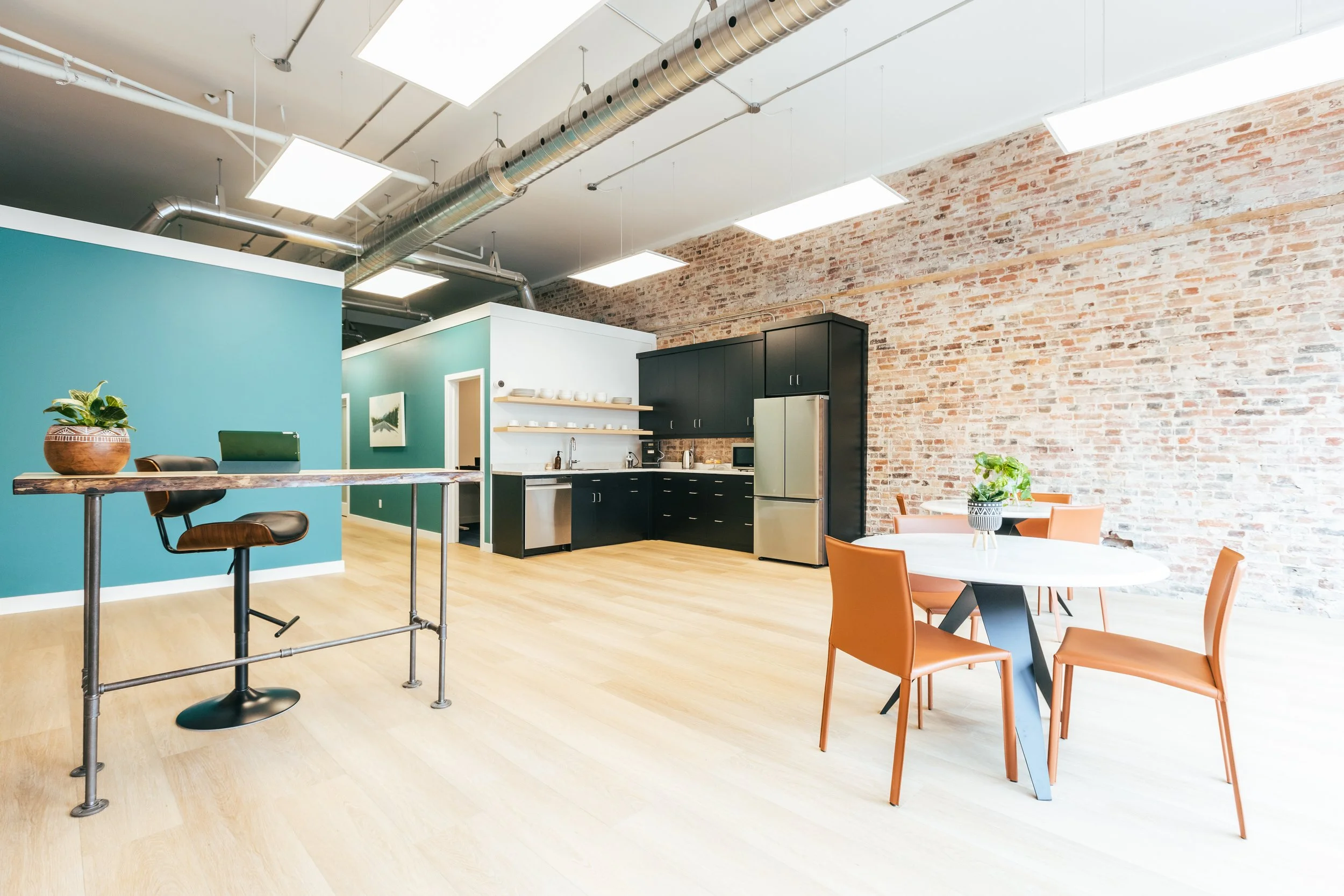 Cowork Space Near Me Lindsay, Kawartha Lakes — THRIVE