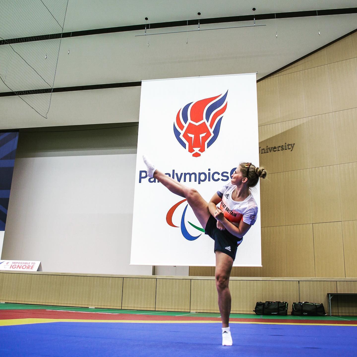 ⁣⁣After getting totally hooked on taekwondo during the @olympics I can now confirm I am considering a talent transfer to @gbtaekwondo 😂😂⠀
⠀
On second thoughts, maybe I will stick to rowing&hellip; but I am loving exploring @keio_university and we a