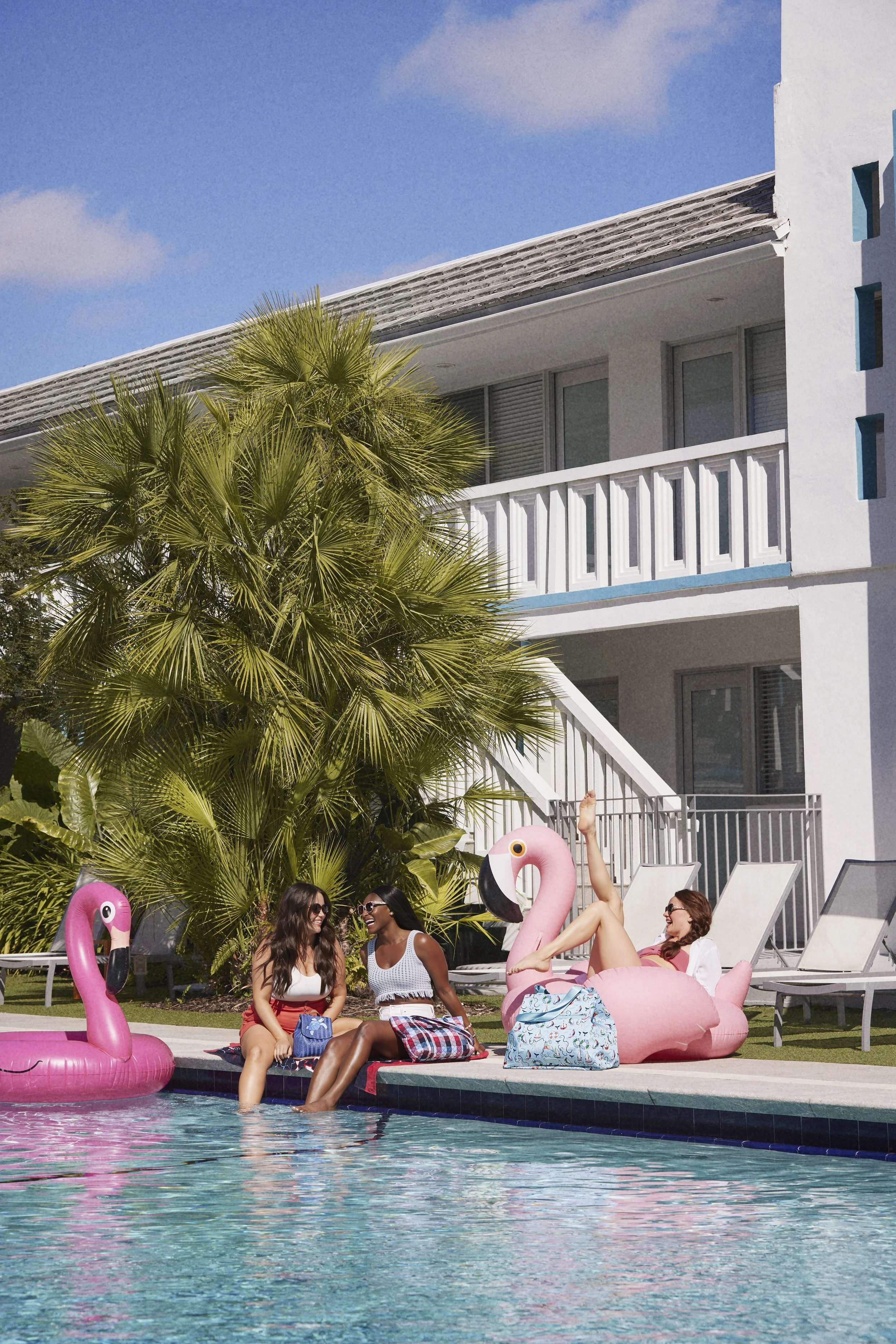 20220201_M22_Campaign_Day2_Shot_17_Tote_Group_3217 copy.jpeg