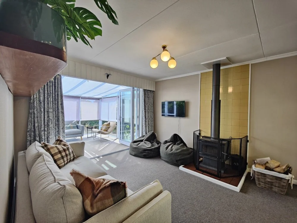 Happy Days & Relaxing Stays