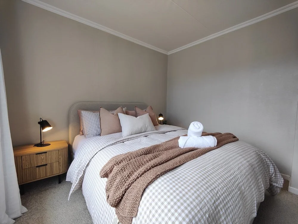 Happy Days & Relaxing Stays