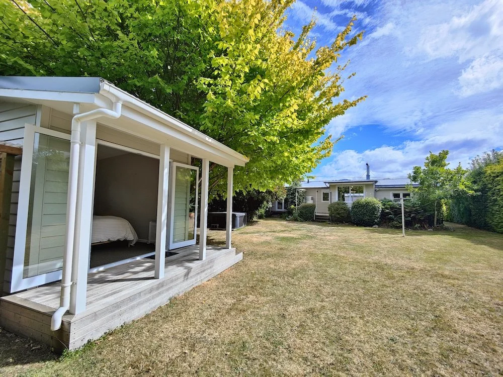 Happy Days & Relaxing Stays