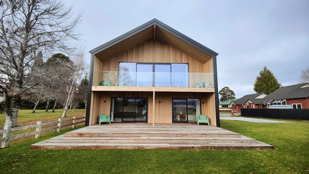 Luxe by the Lake Front