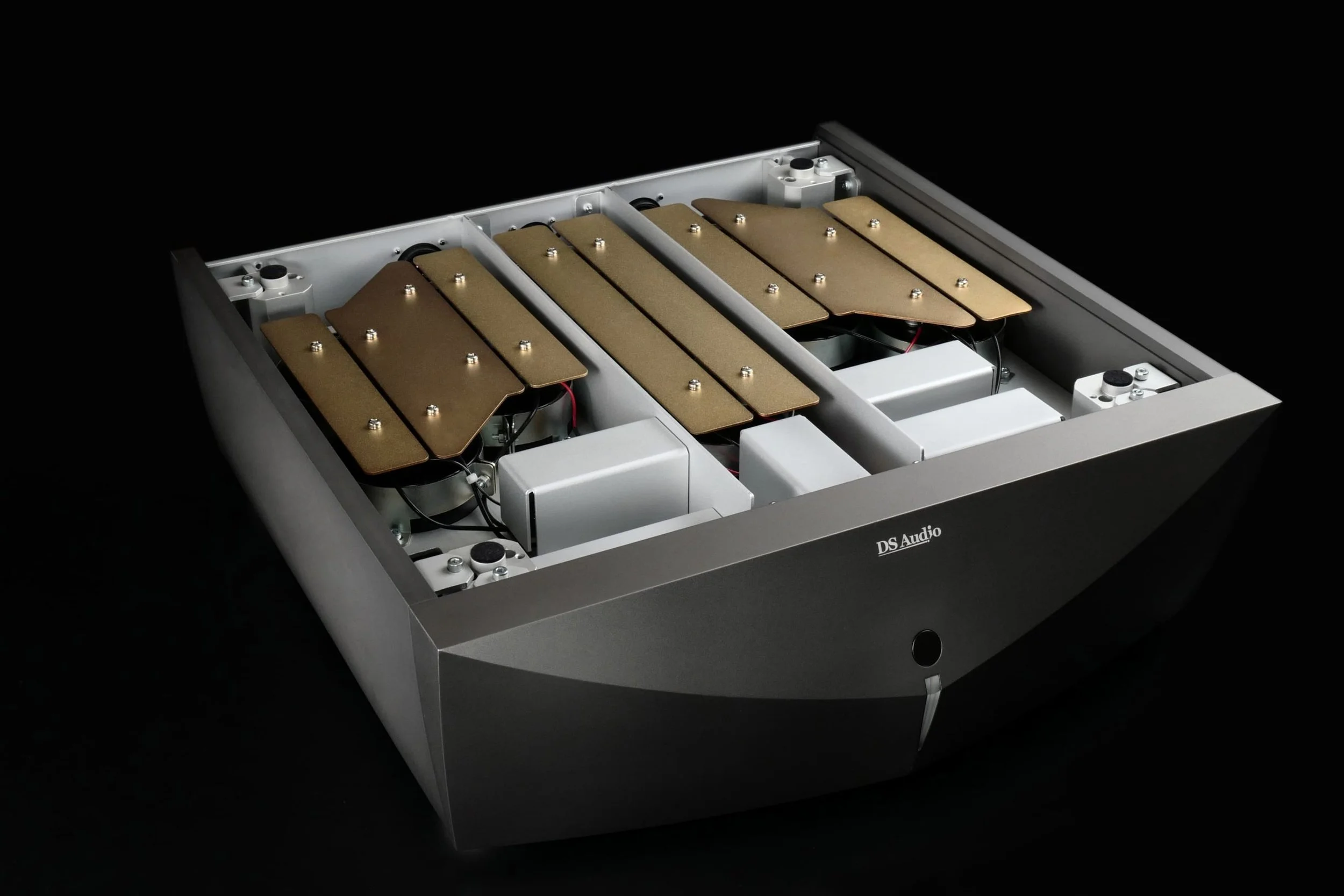 Audiophile optical cartridge system with diamond cantilever