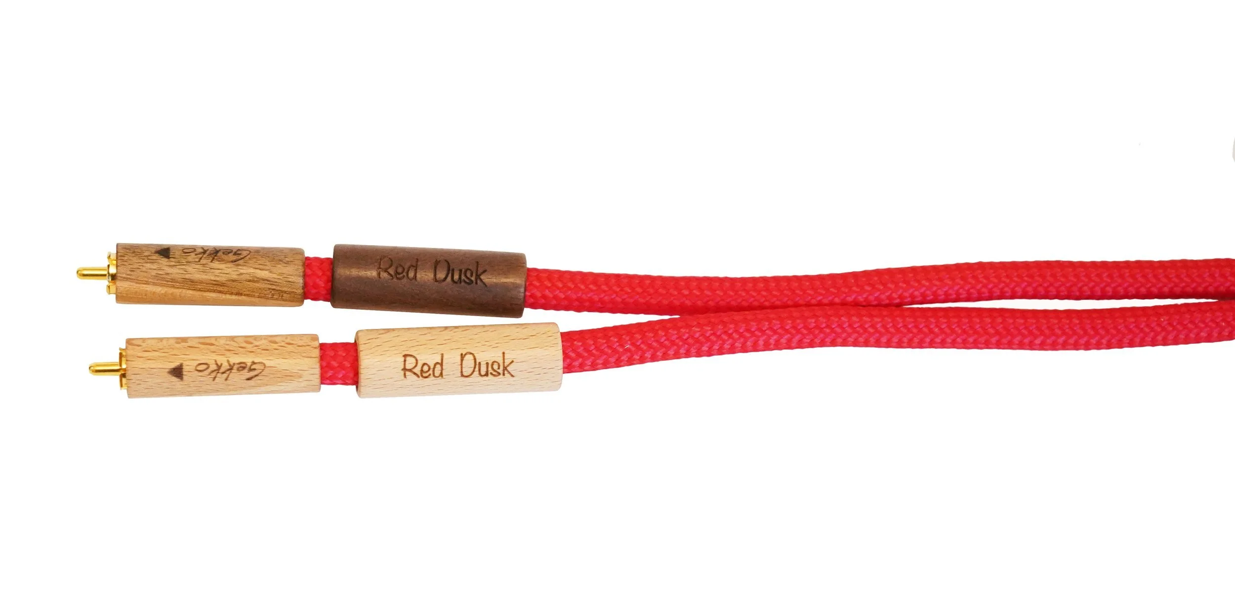 Premium audiophile RCA cable Gekko Red Dusk MK2 1m close-up