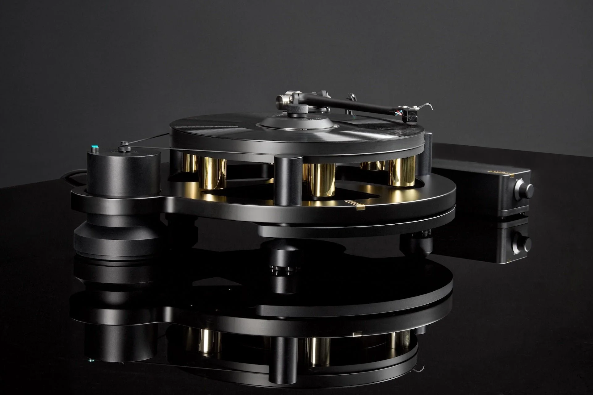 Michell Gyro Turntable precision engineering design