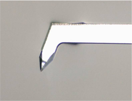 High-end optical phono cartridge with ultra duralumin body