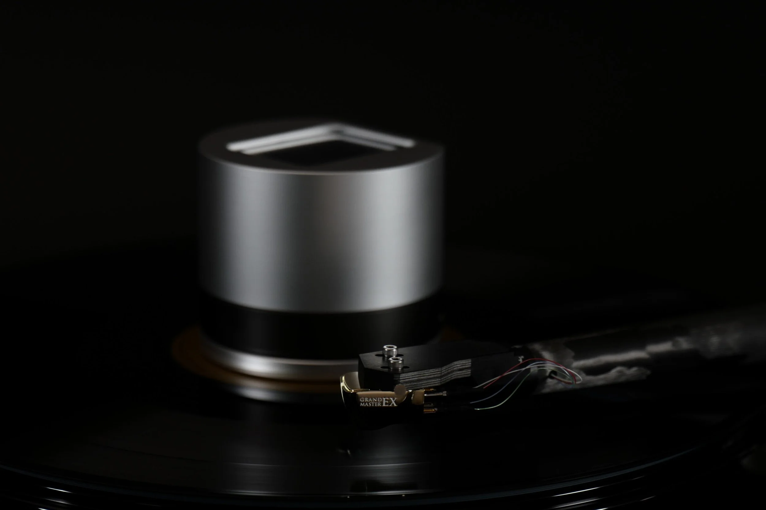 Premium optical cartridge system with one-piece diamond cantilever