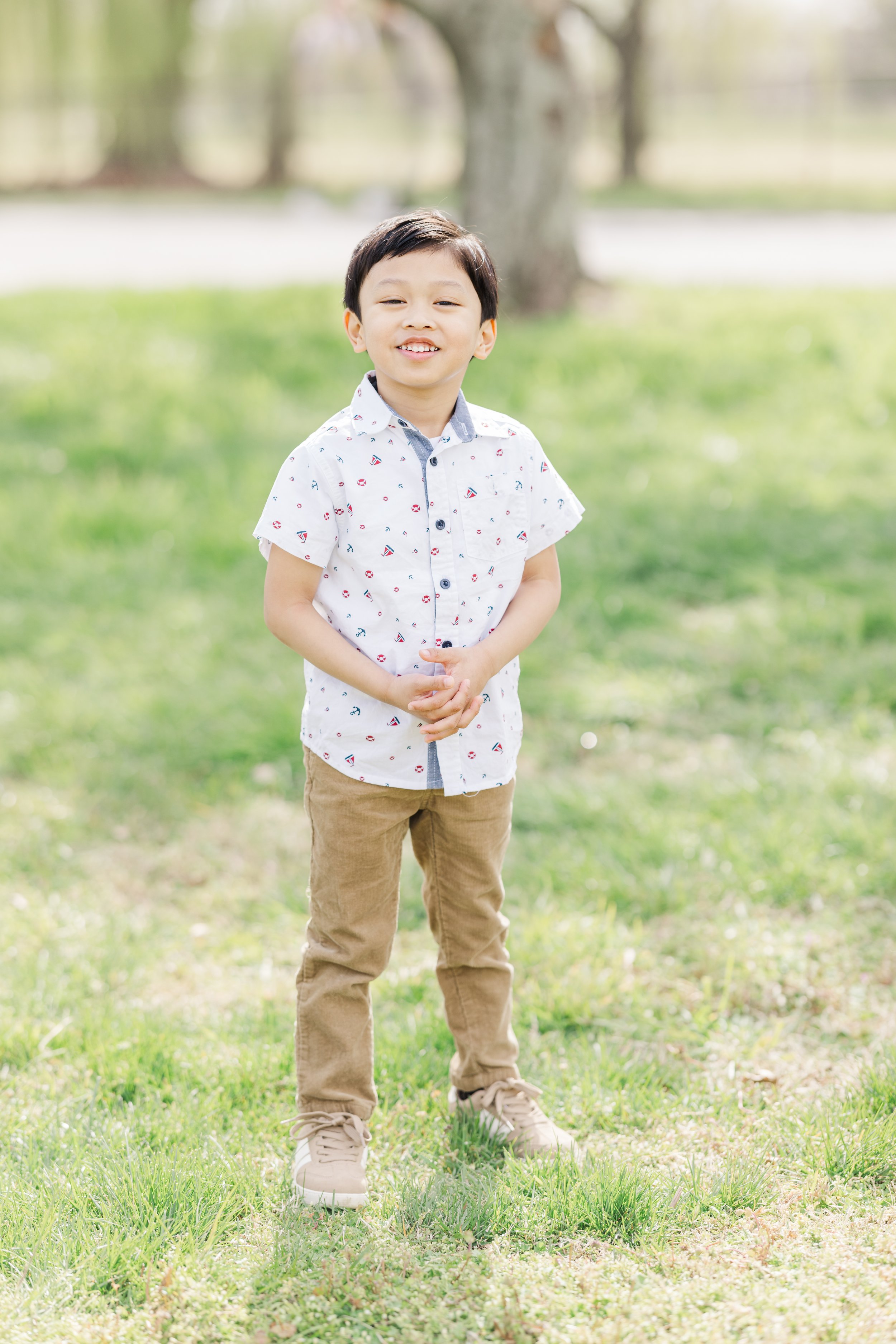 AMomenttoLovePhotographyLLC_GenzonFamilyPortraits-0504.jpg