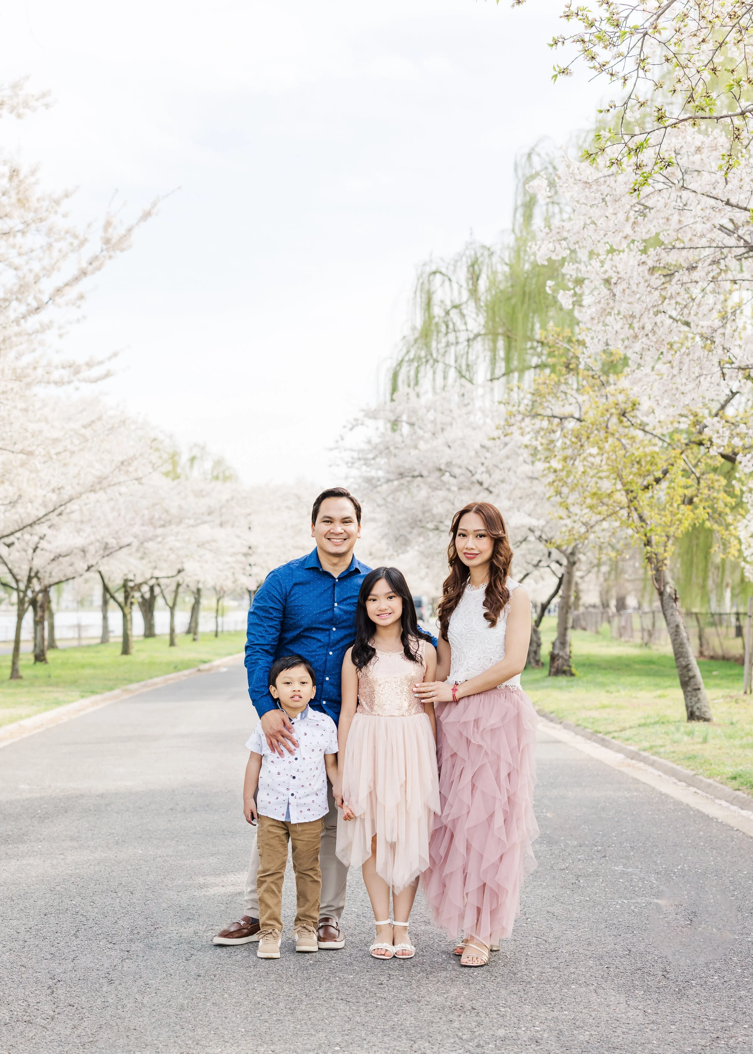 AMomenttoLovePhotographyLLC_GenzonFamilyPortraits-19.jpg