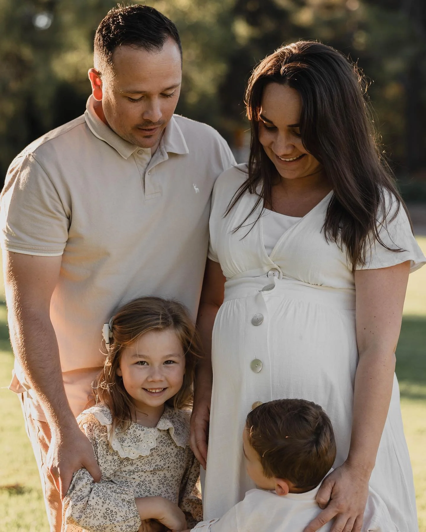 Few moment are as precious as these. A mother blooming and a family anticipating the arrival of new life. A whole 9 months of growing you, but a lifetime of dreaming of you. 🤍 

#newborn #maternity #family #portrait #familyphotographer #familyphotog