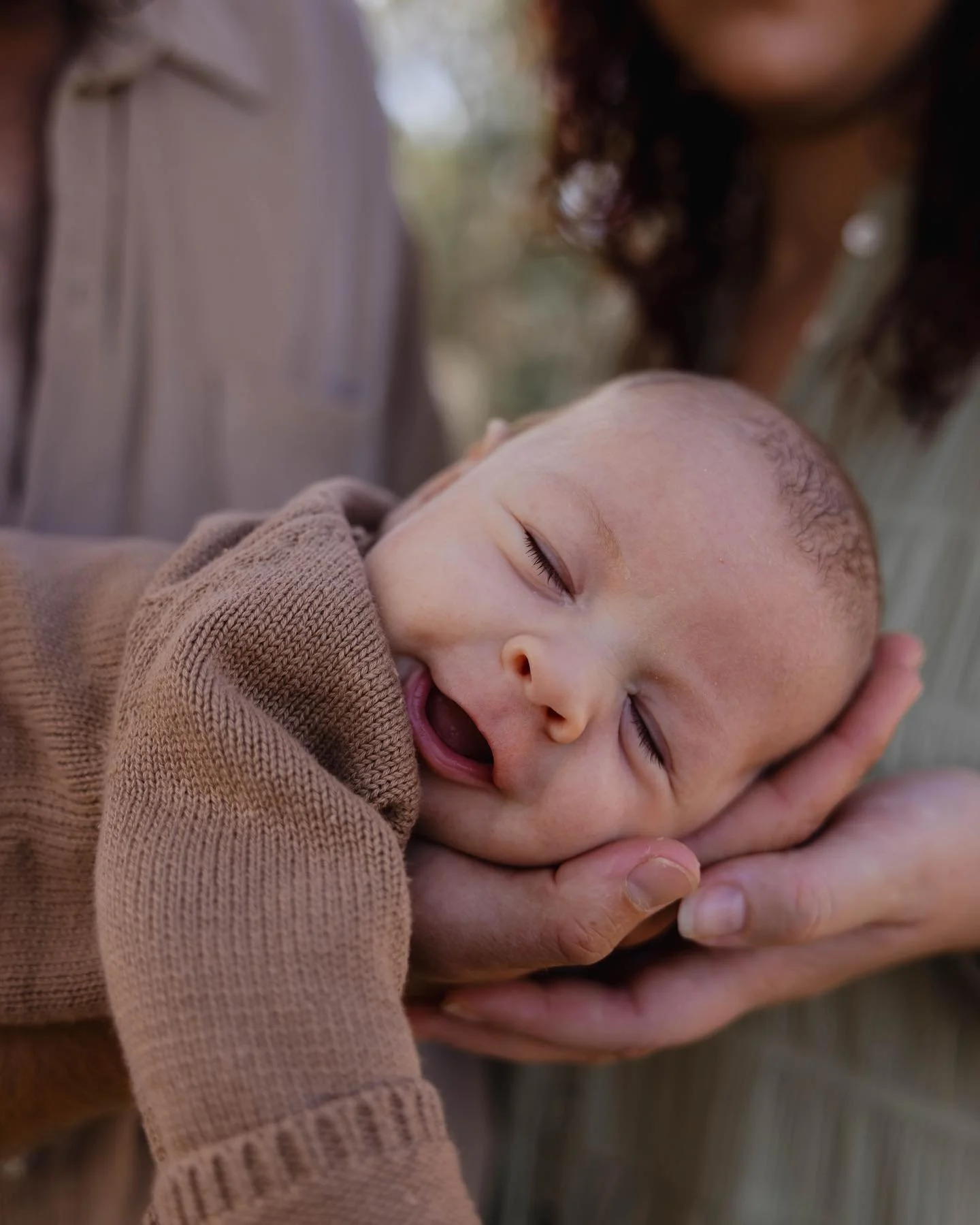 Zephyr 🤍

Little &lsquo;west wind&rsquo; photographed in the comfort of his home in the mountains at a sweet six weeks ⛰️
 
There is nothing more precious.
#newborn #newbornphotography #newbornphotographer #southaustralia #midnorth #flinderranges #f