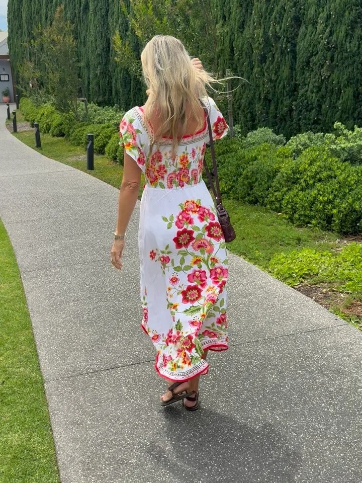 🍑🦉🌿

#countryside #countrystyle #lunchdate #summerdress #retreat