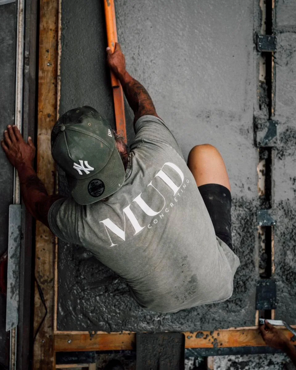 Hands, focus, and trust in the process 〰️
where the finish starts.