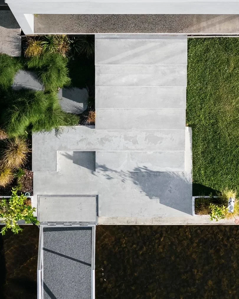 Clean lines from every angle 〰️ concrete that delivers from the ground and the sky.