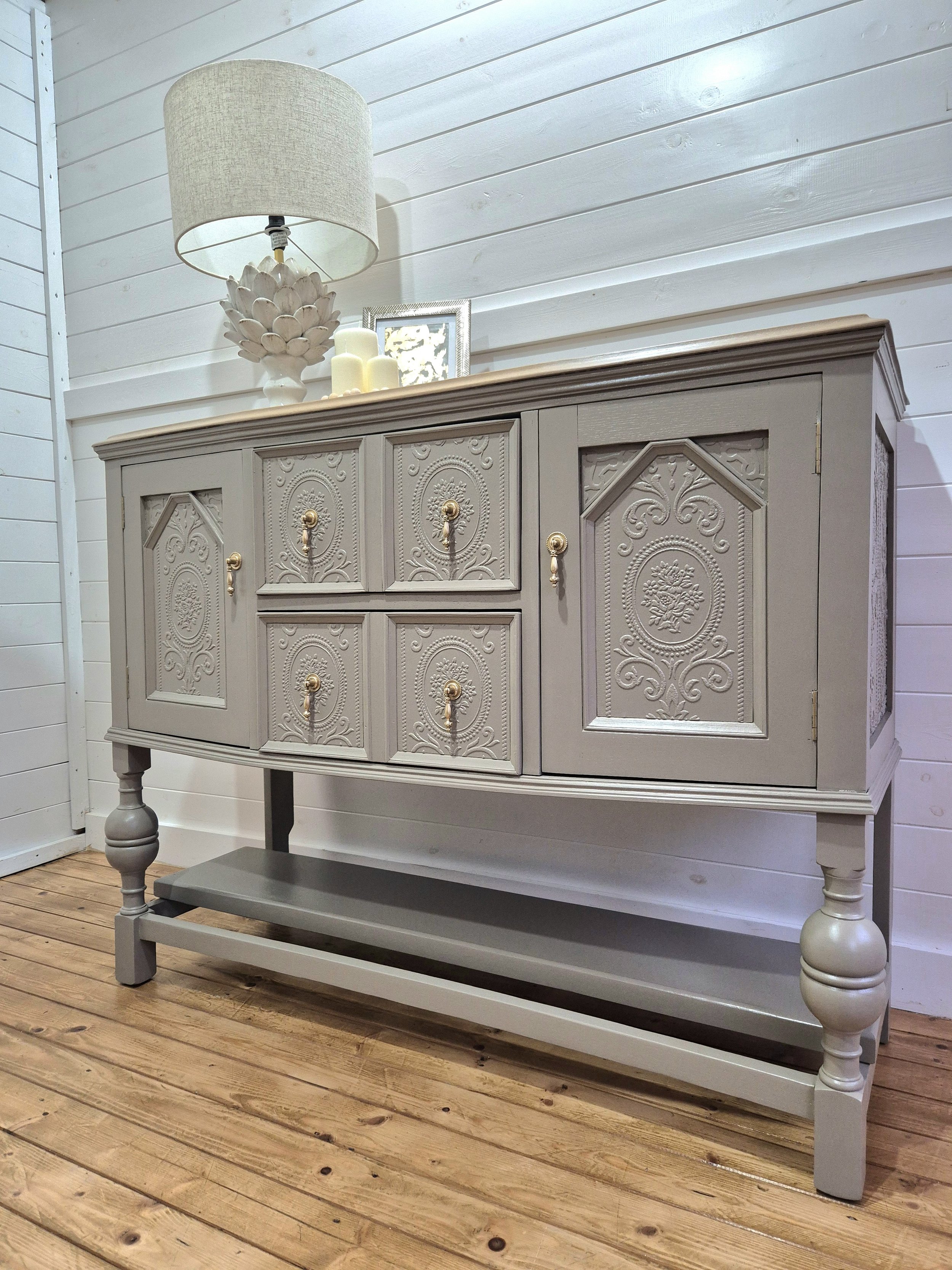 Arts & Crafts Antique Oak sideboard