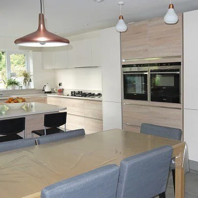 A HANDLESS HACKER KITCHEN