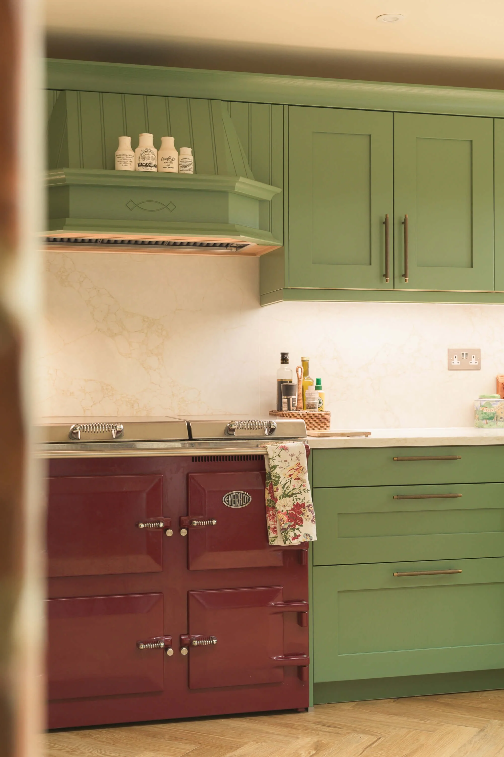 Green Classic Kitchen in Aylesbury 