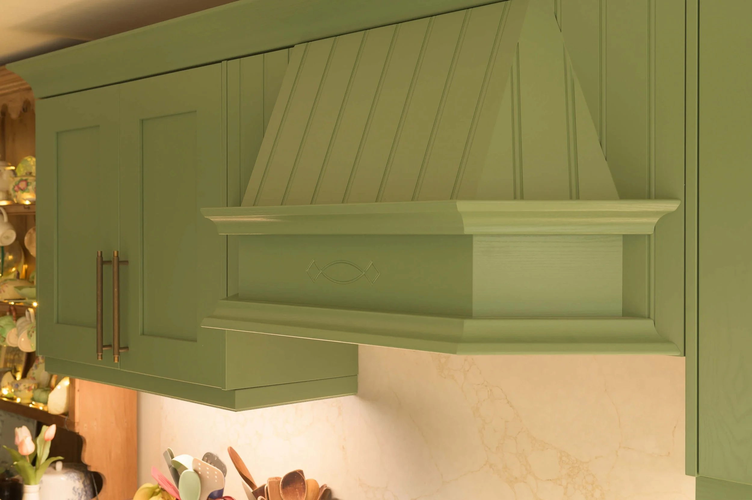 Green Classic Kitchen in Aylesbury 