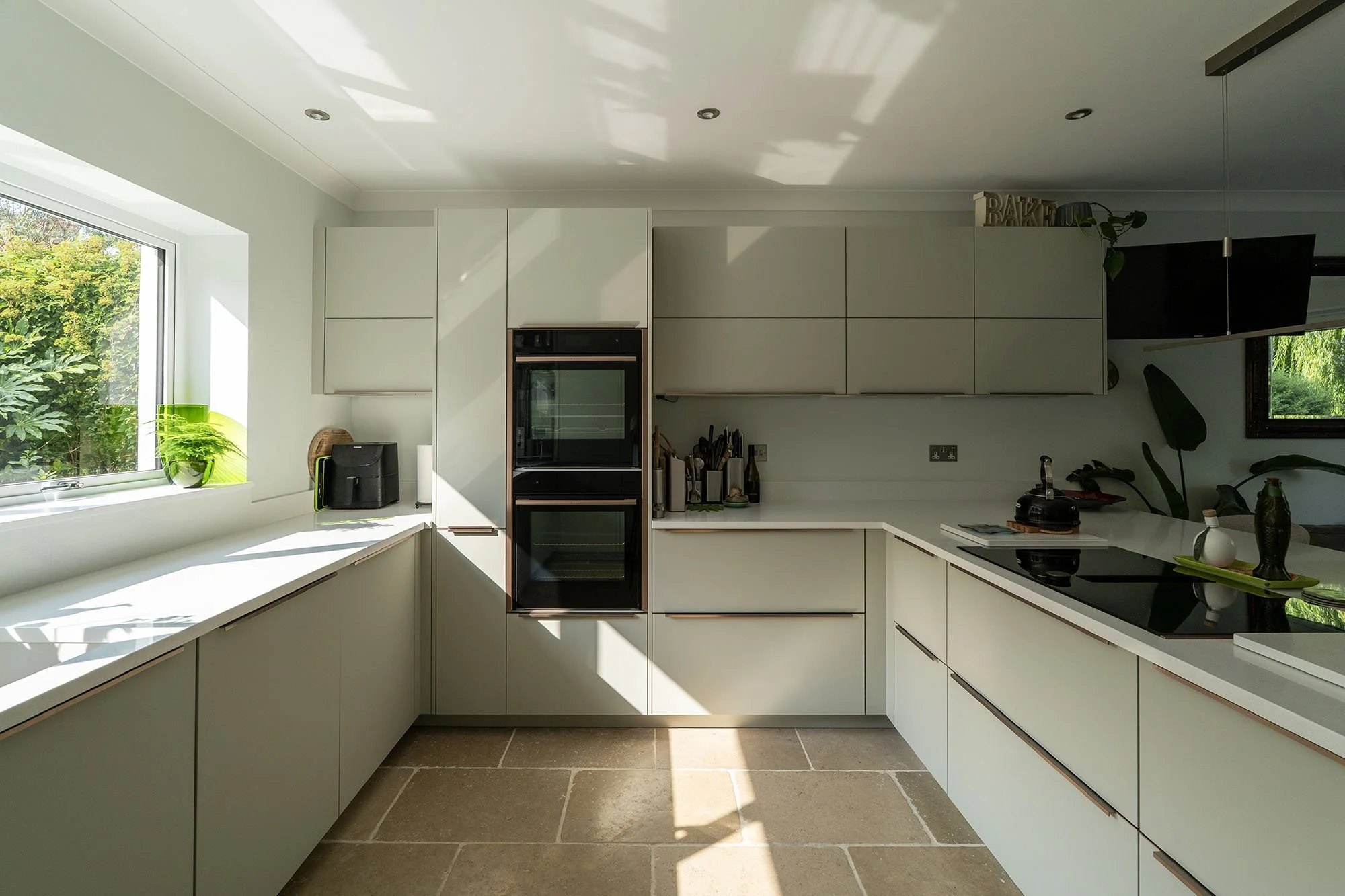 Modern Jade Kitchen in Abingdon