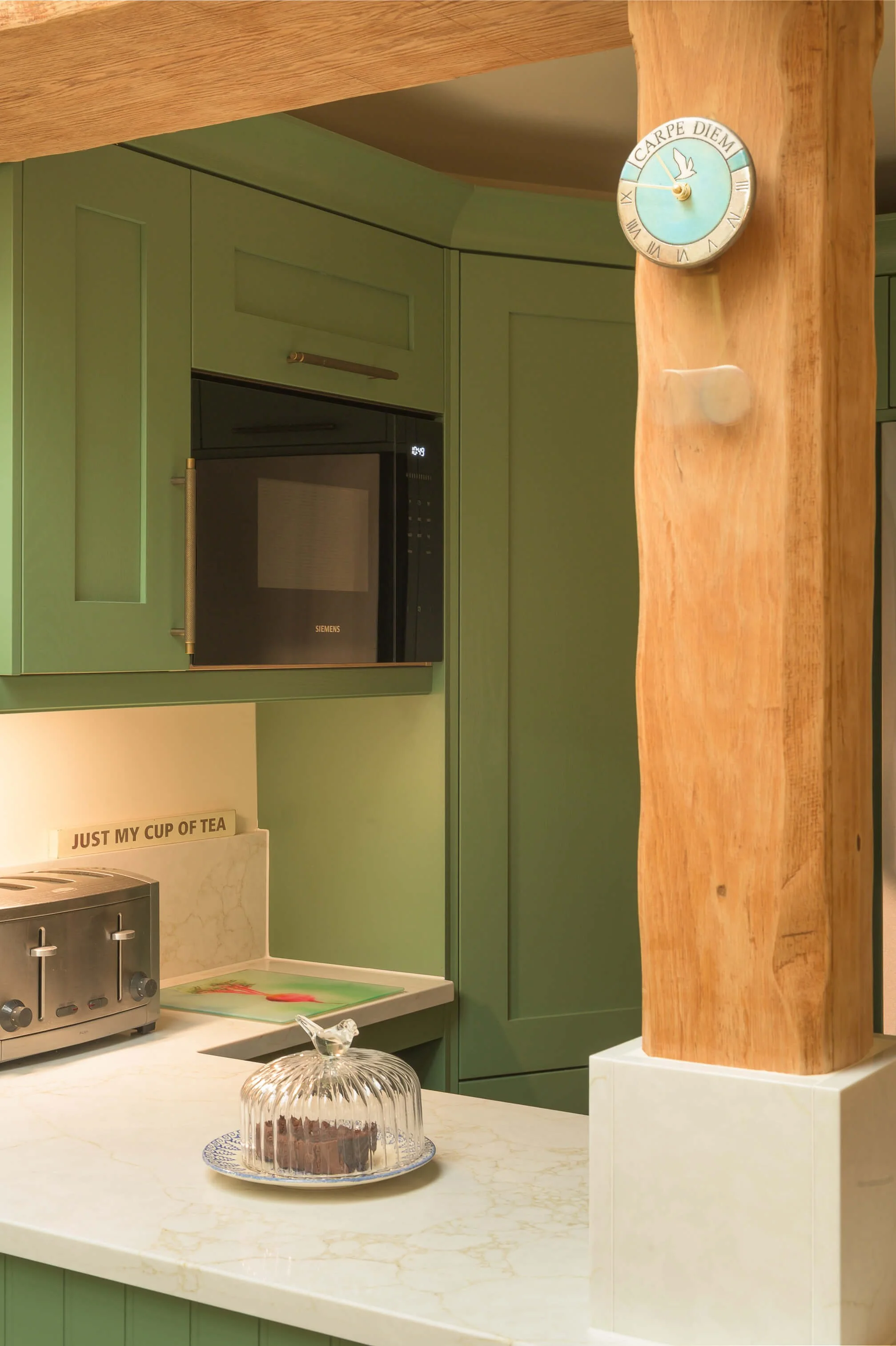 Green Classic Kitchen in Aylesbury 