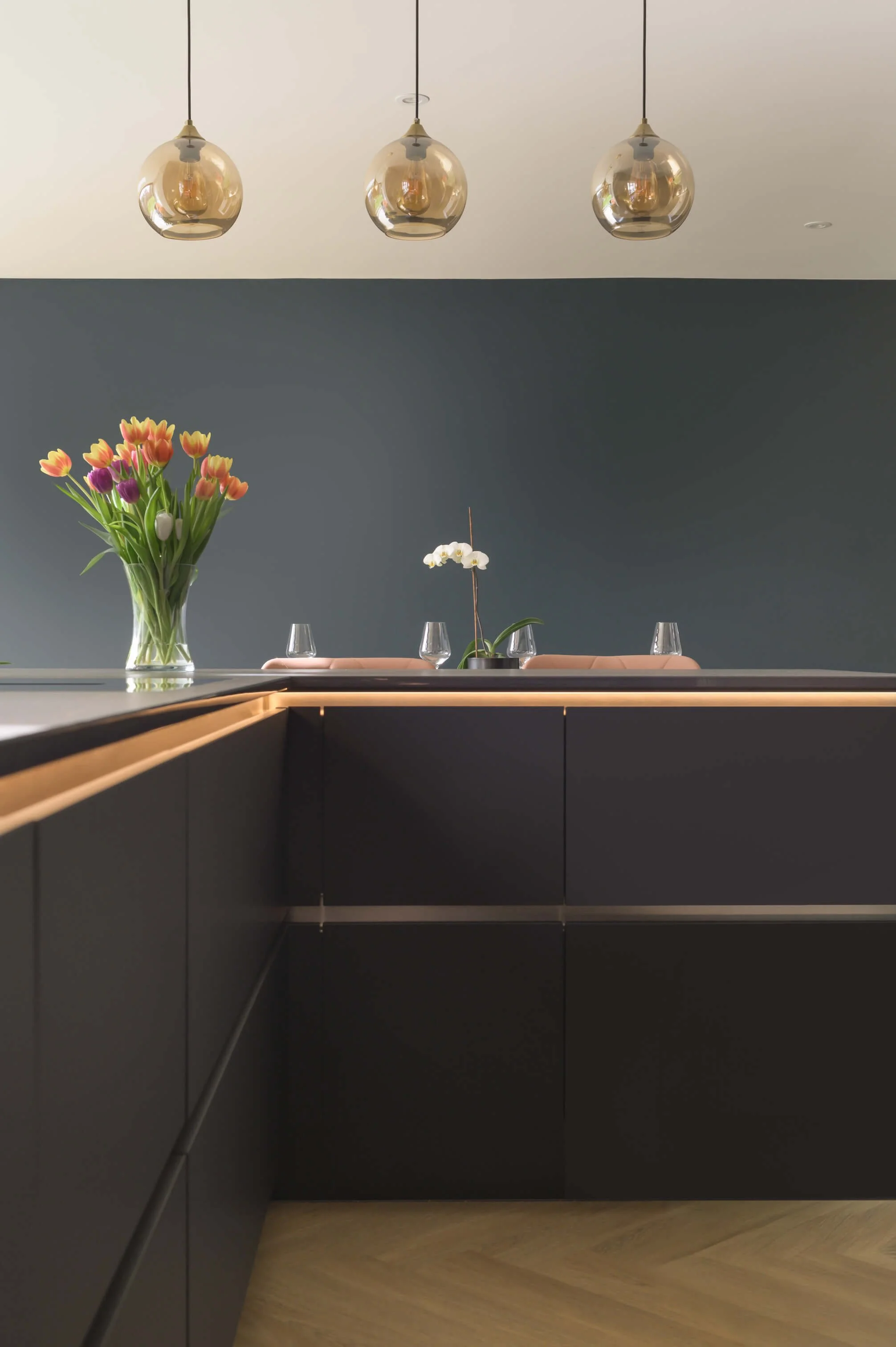 Black & Wood Modern Kitchen in Hazlemere 