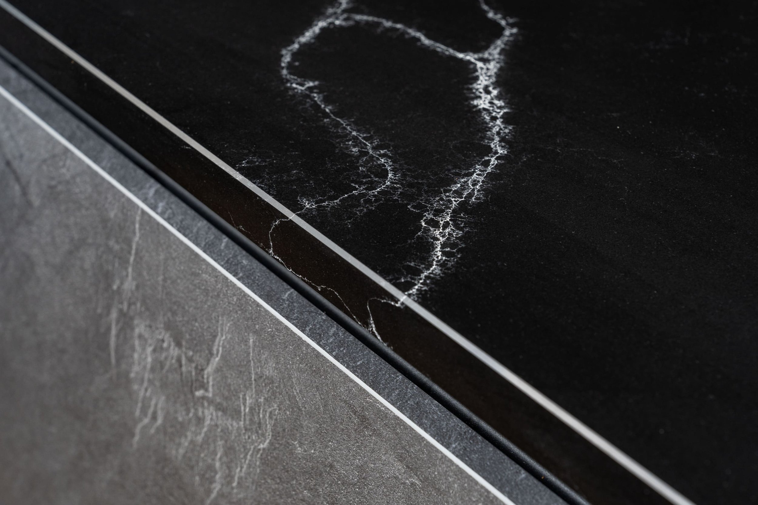 black quartz worktop in the kitchen