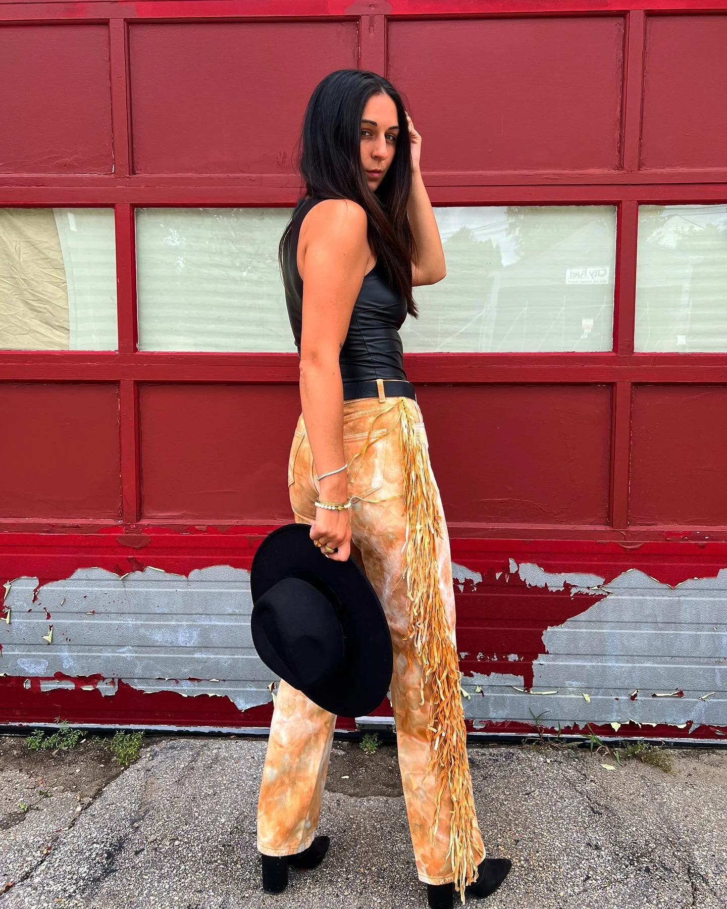 ✨Fringe ✨
.
Size 4 DM to purchase 
.
.
.
.
.
.
.
.
.
.
.
.
#shoplocalnhc#shoplocalma #distresseddenim #distressedjeans #denimaddicted #denimjacket #vintagedenim #reworkeddenim #reworkeddenim #reworkedjeans #levis #jeans #denim
#streetwearaddicted #st