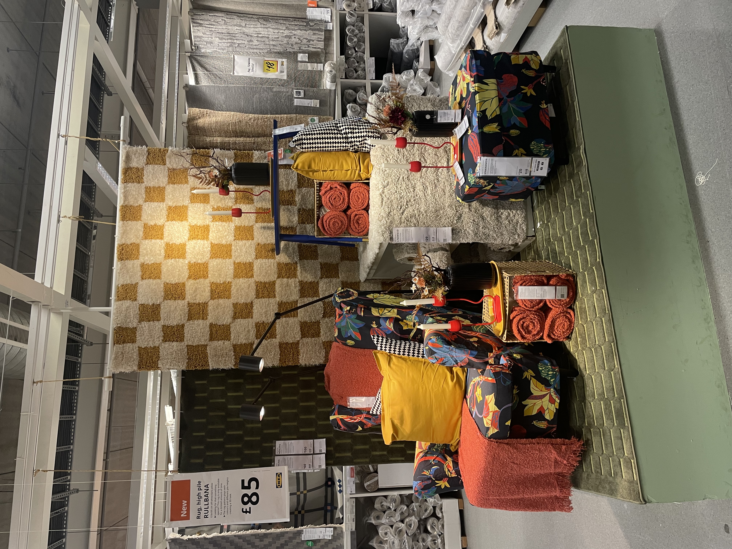 Rugs coordination display