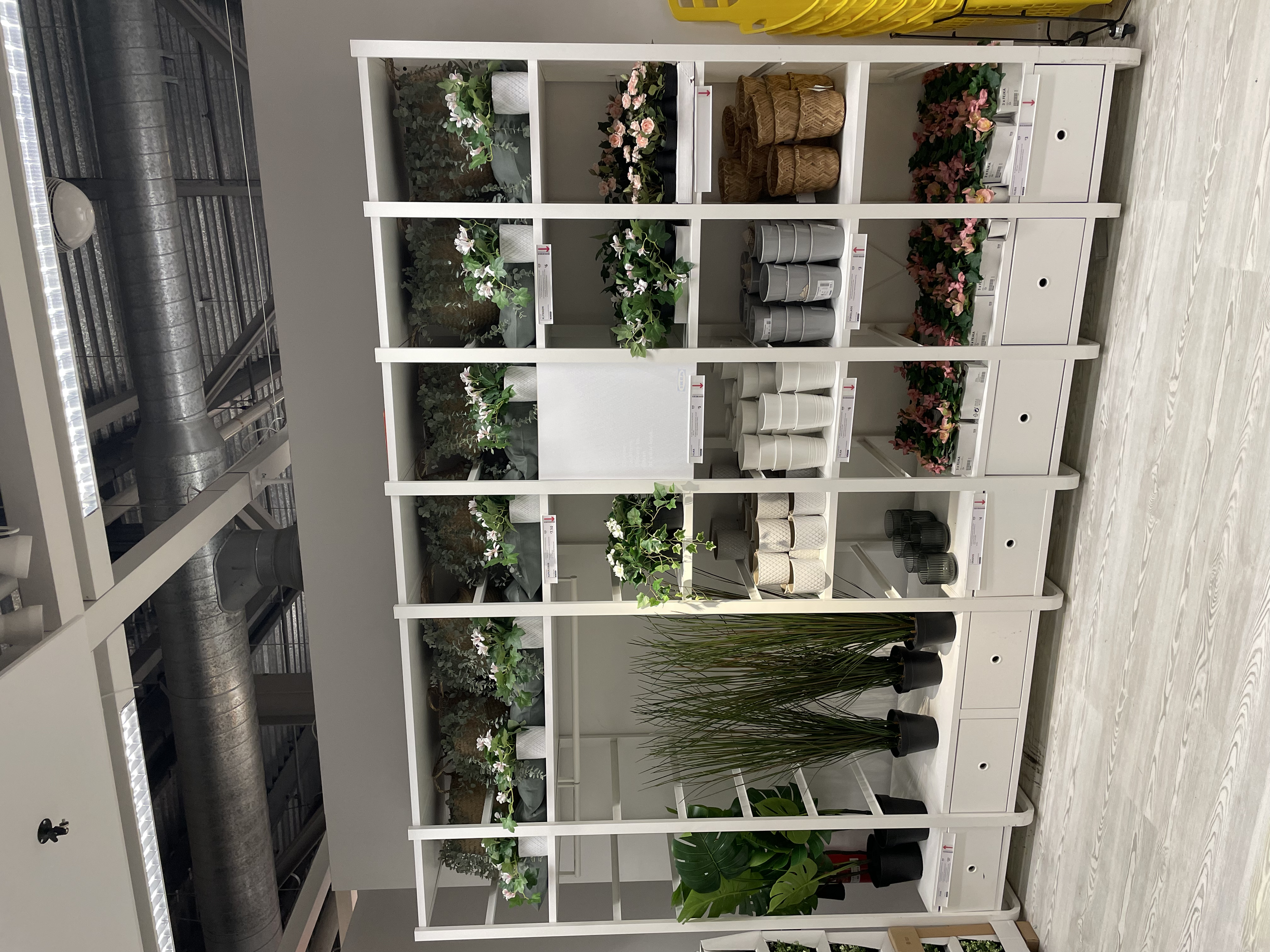 Artificial plants merchandising solution