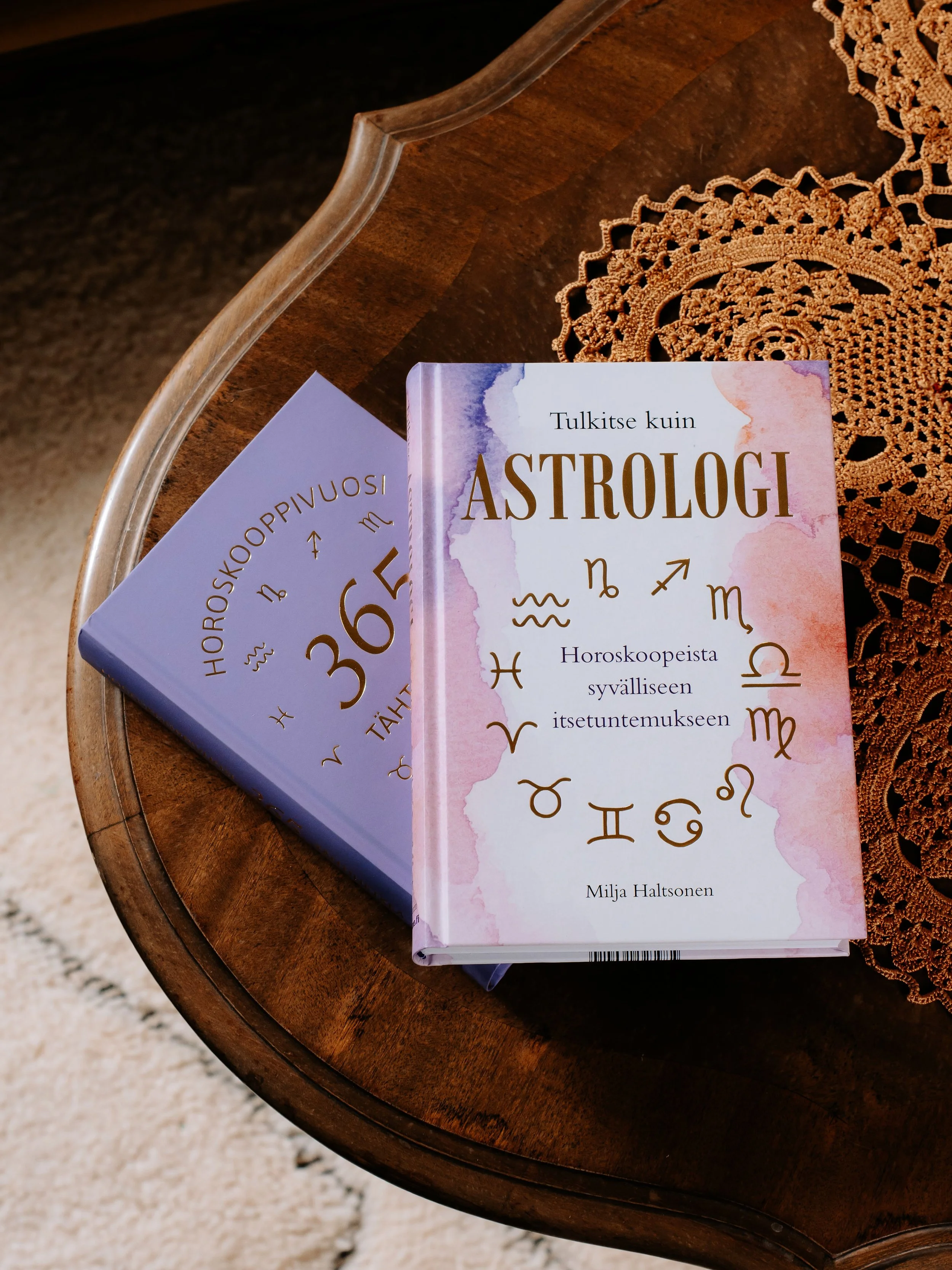 Tulkitse kuin astrologi – horoskoopeista syvälliseen itsetuntemukseen