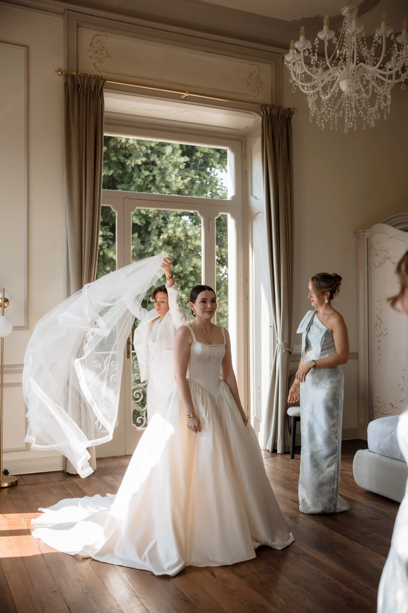 bride-dress-wedding-lake-como.jpeg