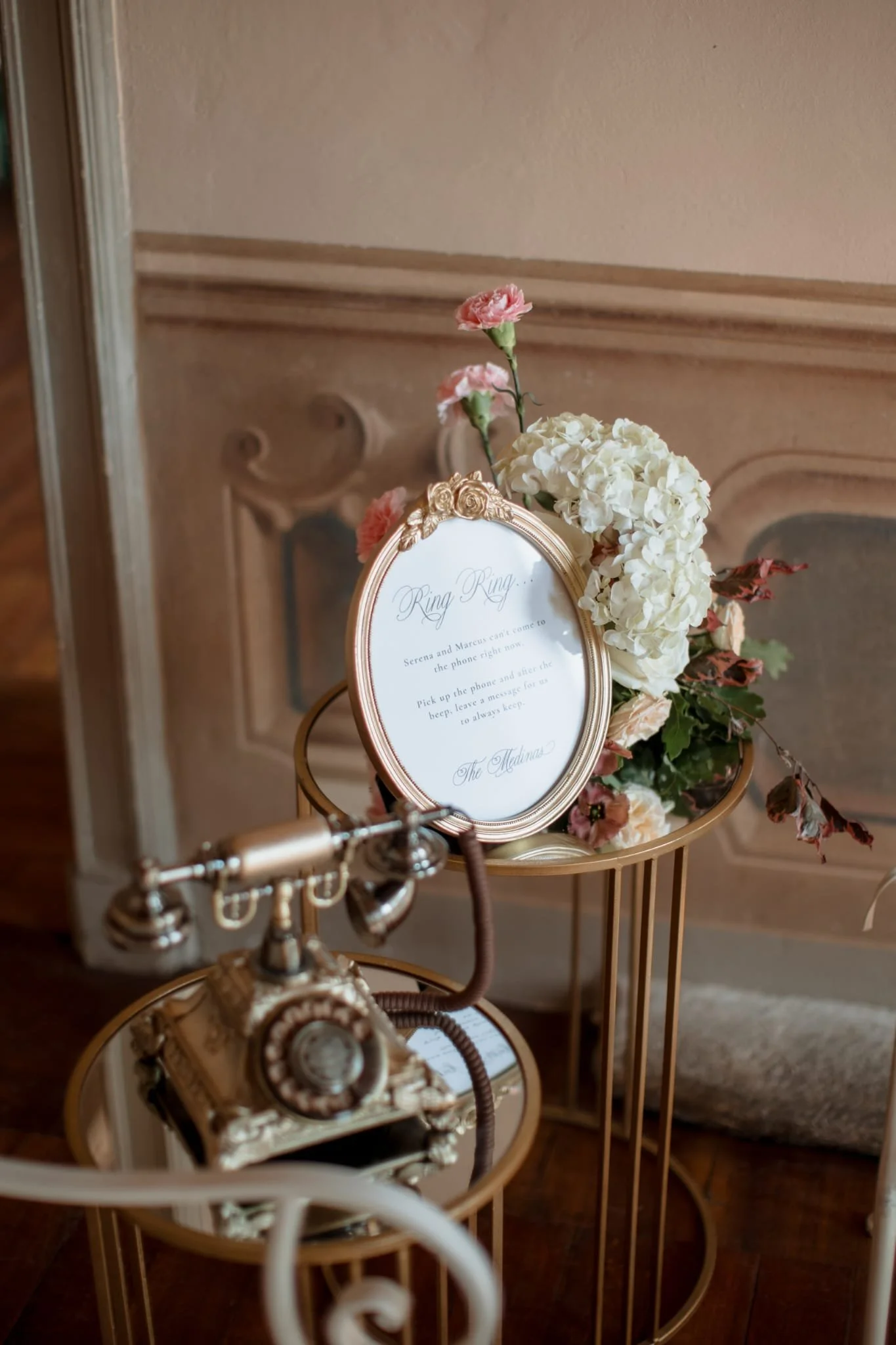 flowers-phone-decoration-wedding.jpeg