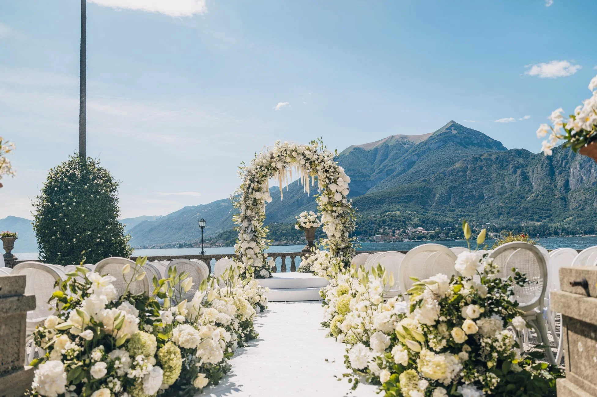 aisle-arch-ceremony-grand-hotel-bellagio-serbelloni.jpeg