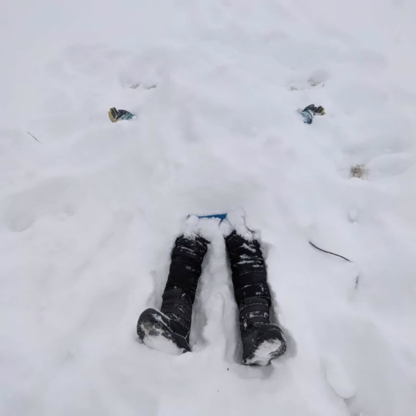 🥳❄️ ; 🖕🏼🧊