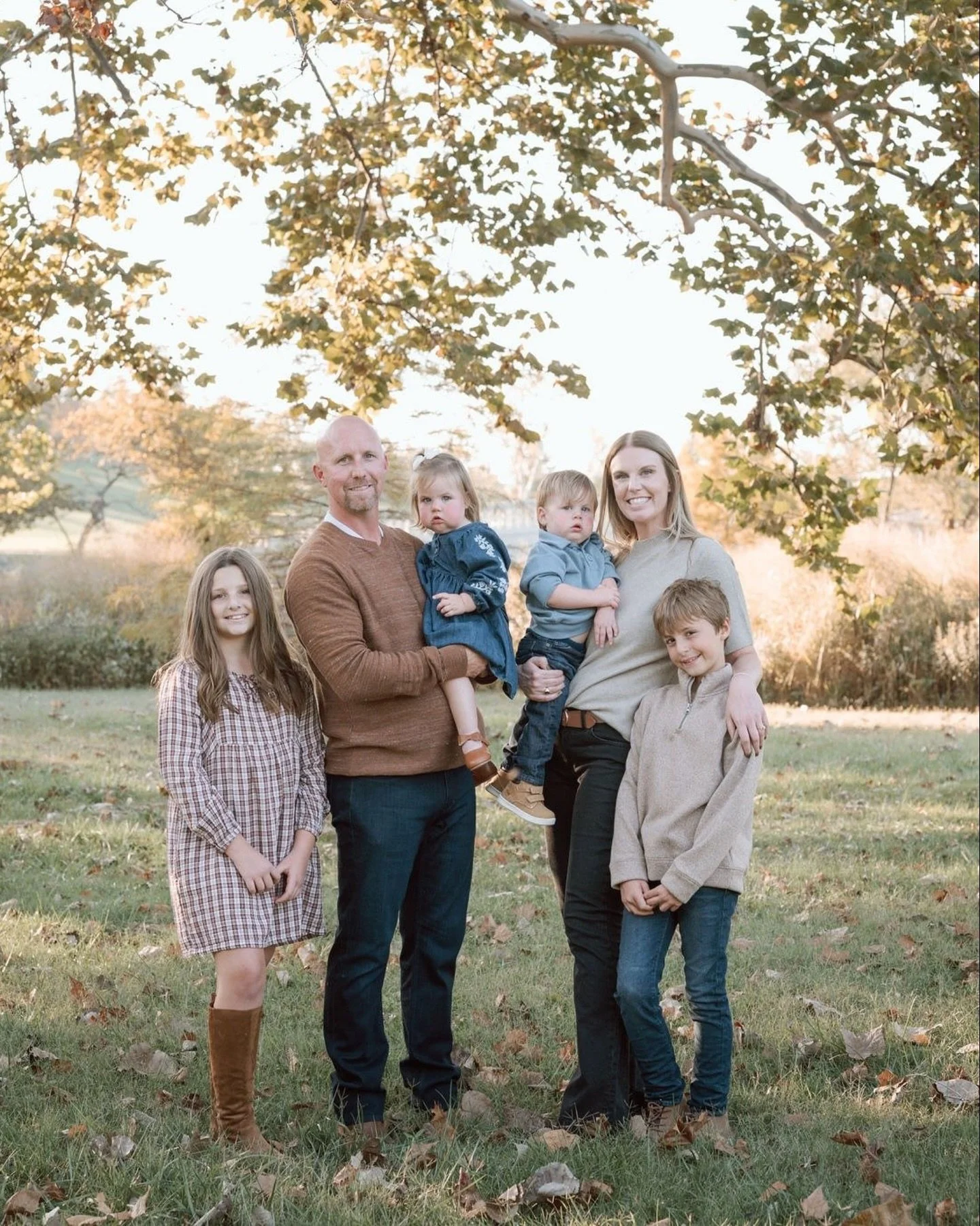 Such a fun evening spent with the Stones! 
.
.
.
#familyphotography #feelslikefamily #thefamilynarrative #fullofloveandchaos
#stlfamilyphotographer  #stlouisfamilyphotographer #stlfamilyphotography #stlouisfamilyphotography #missourifamilyphotographe