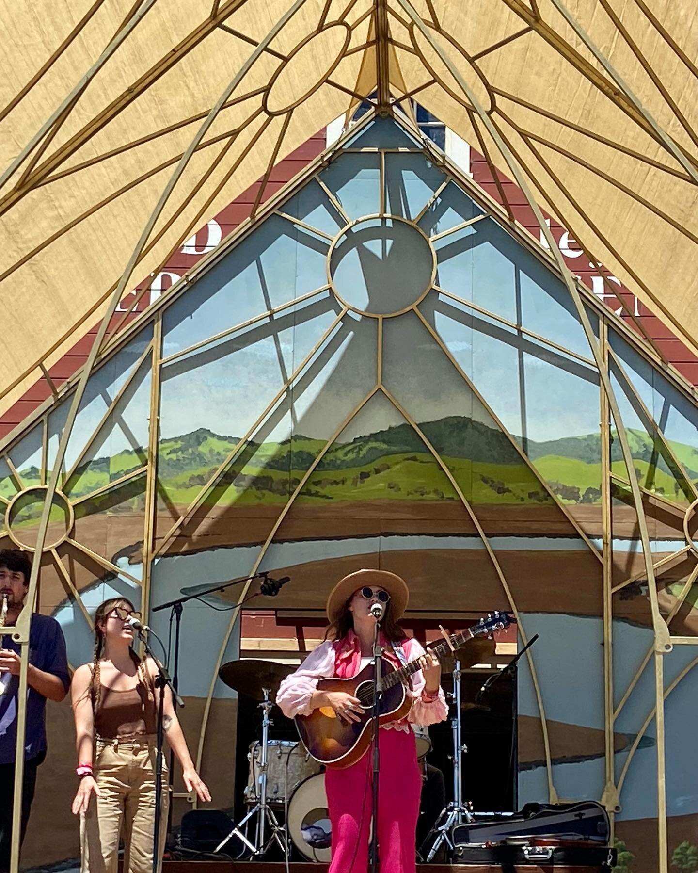 @caitlinjemma jamming on the Barn stage now.
