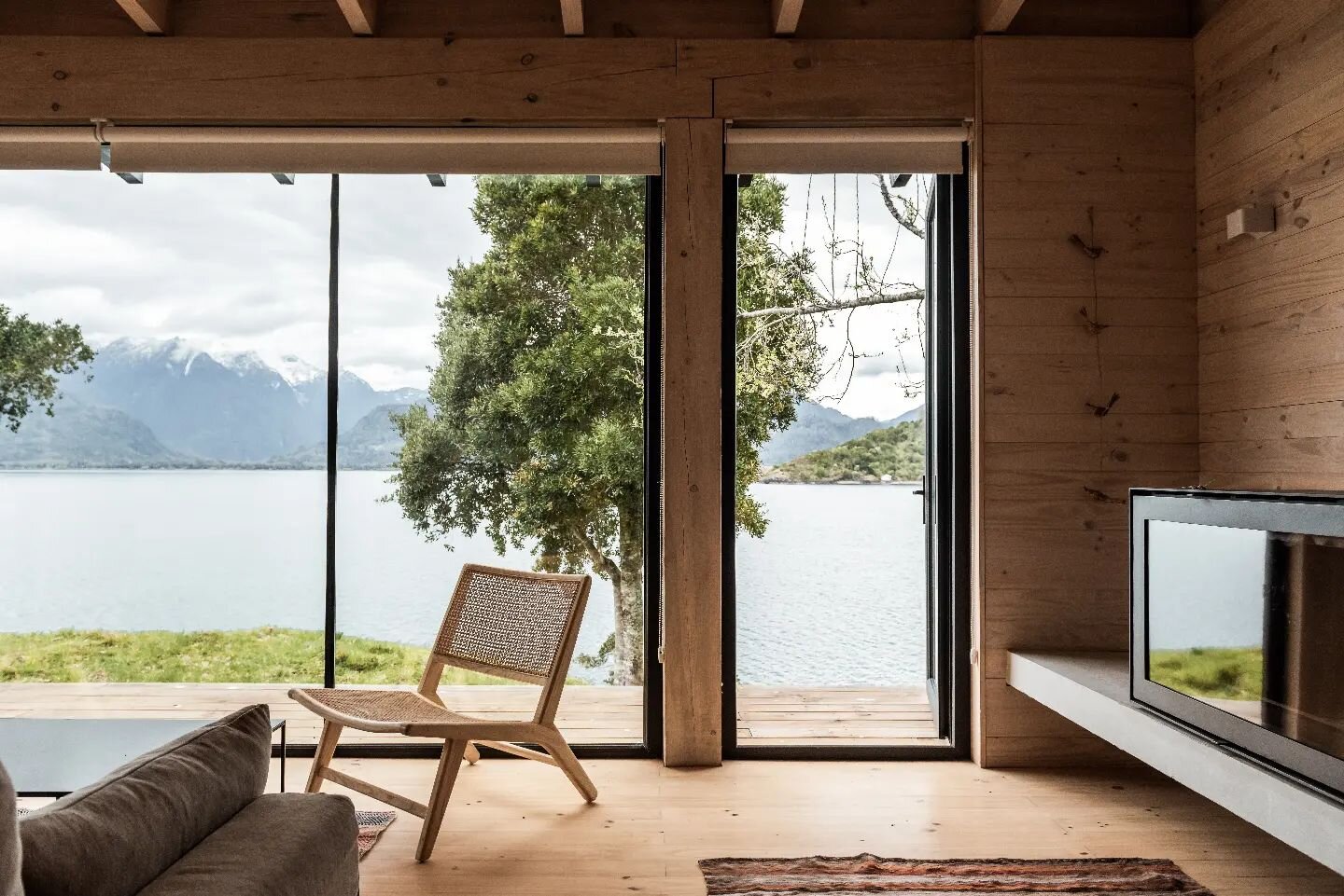Casa en el lago
Relaci&oacute;n con el exterior 

 
Construcci&oacute;n 2021
+ pmmk
Lago Ranco
Chile
