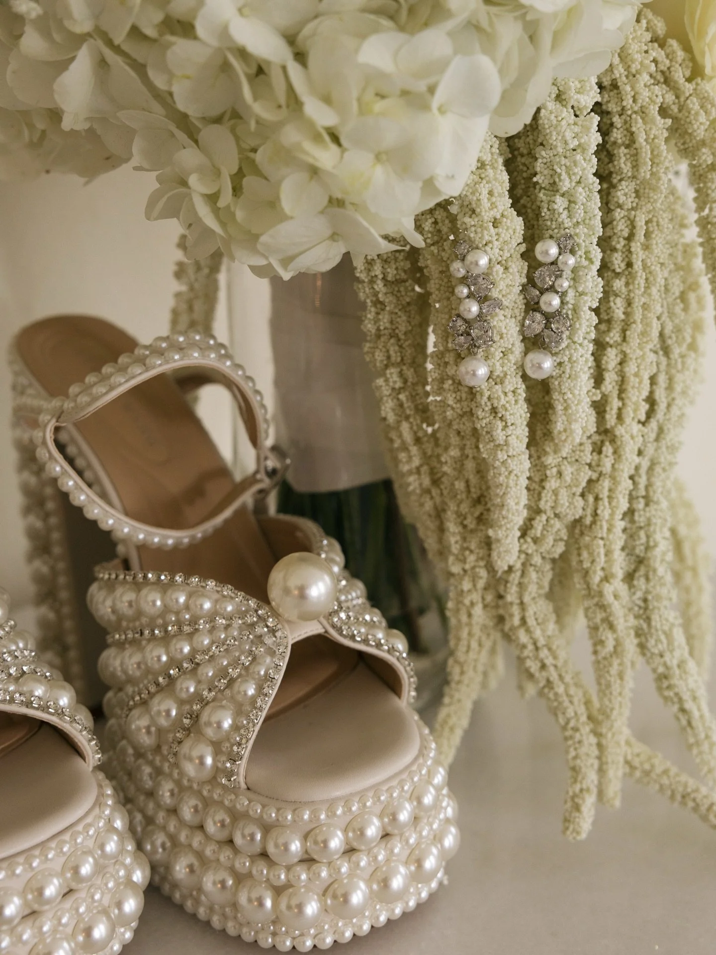 Some pre-ceremony moments from Alexia &amp; Jesus&rsquo;s wedding day. 

This wedding felt like home to me. In all the years I&rsquo;ve been photographing, I&rsquo;ve only captured two weddings total in the valley (where I&rsquo;m from). It feels so 