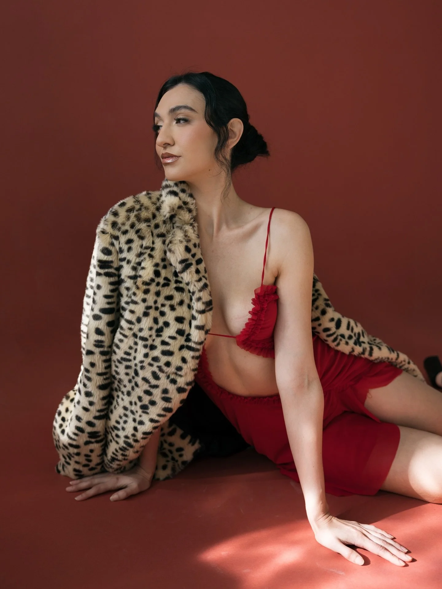 Happy freaking Valentine&rsquo;s Day, y&rsquo;all. Had a &ldquo;just because&rdquo; shoot with the @emilyrhen to get some v-day content. I love, love shoots like this. It gets my creative juices flowing and I get to combine my two biggest passions: p