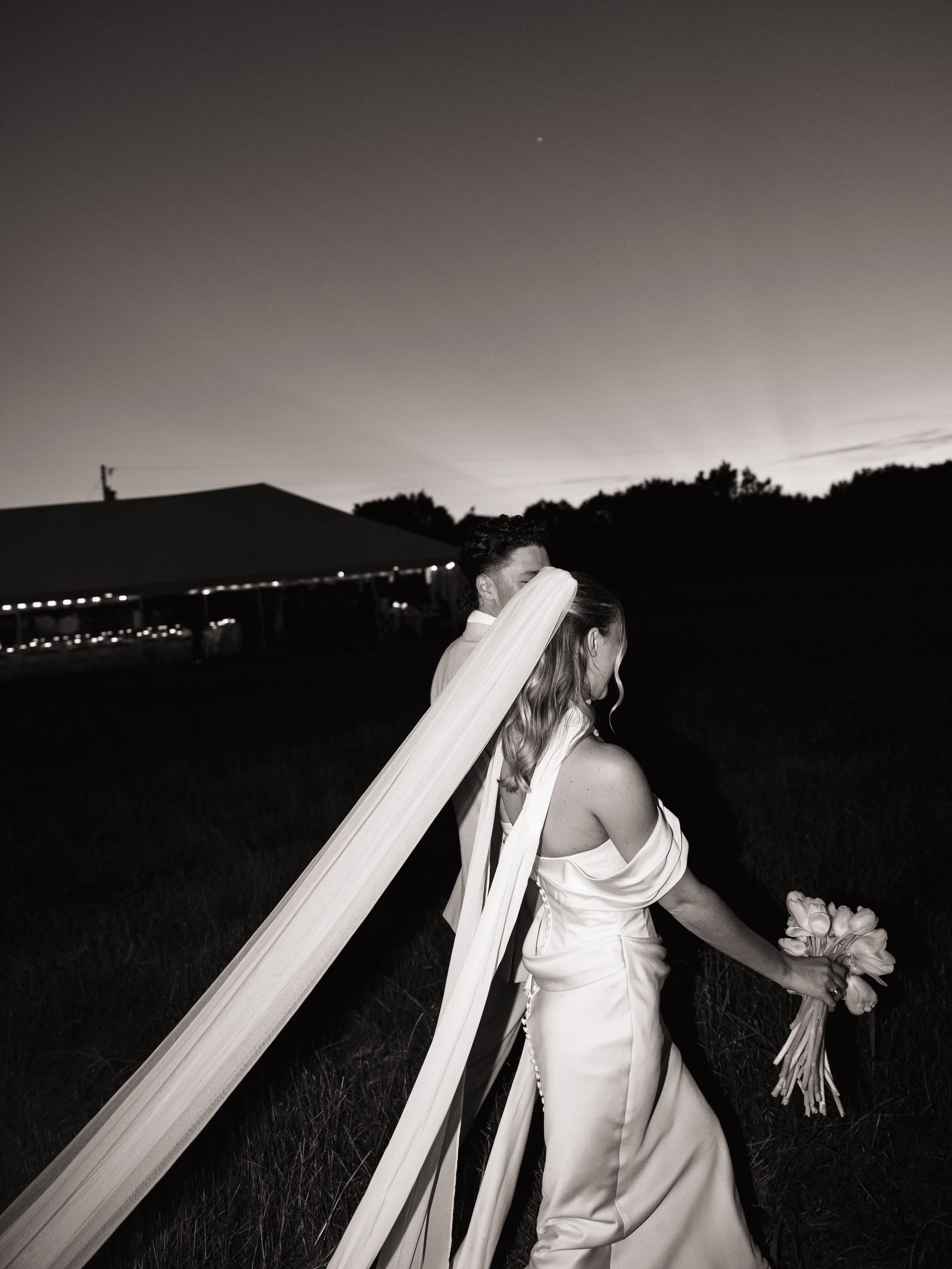 Screw golden hour, let&rsquo;s do some night-time flash &ldquo;just married&rdquo; portraits!!! 

Taylor &amp; Bailey&rsquo;s wedding day was everything to me. Perfect weather, a perfect couple &amp; the most perfect sunset to back drop our portrait 