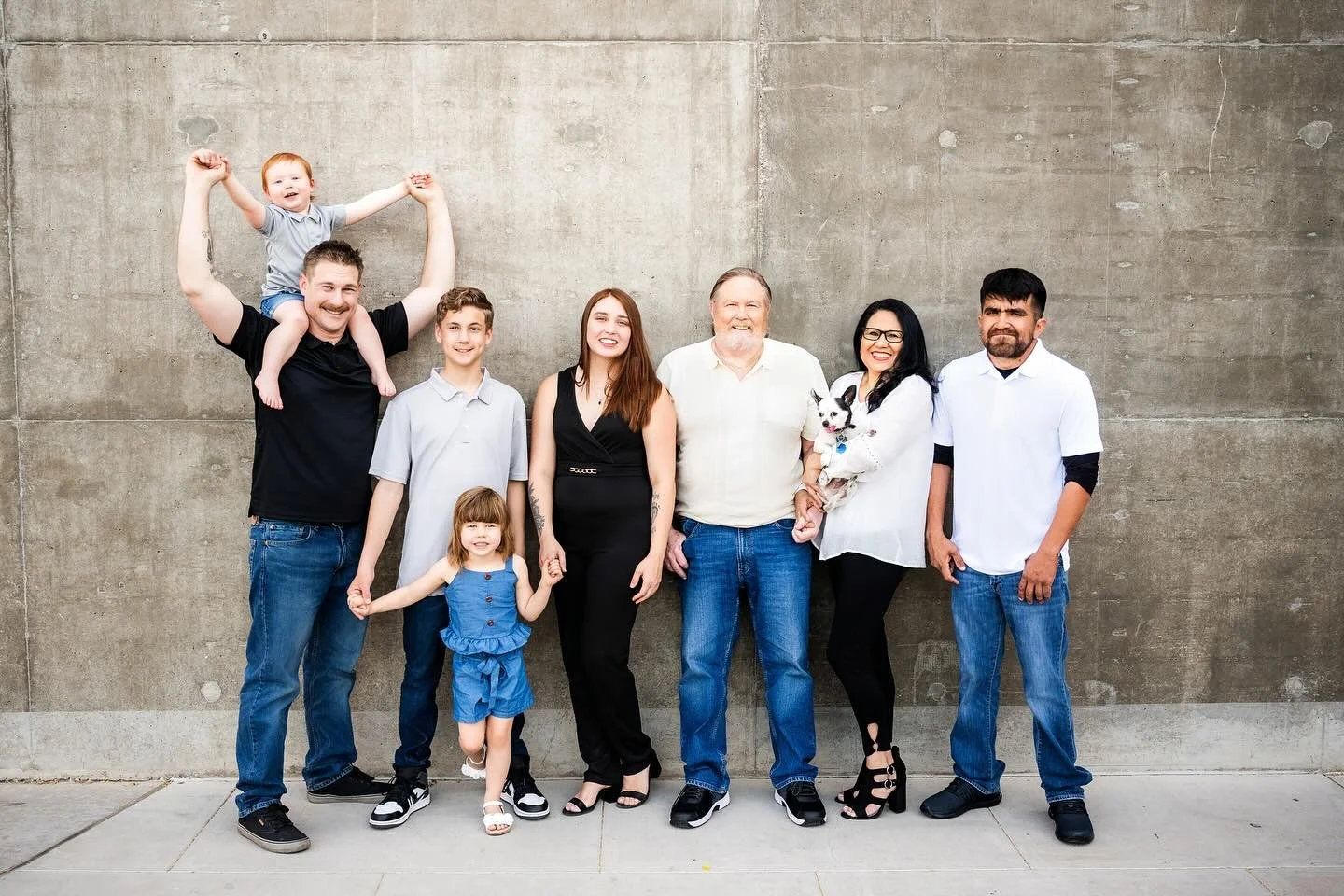 🖤 The Burzenski/Schoettlin family 🖤

It&rsquo;s still summer and will be warm for a while, but now is the time to book your sessions for NOW through December. My dates are very limited for outdoor sessions, so schedule soon if you want a date. 

Vi