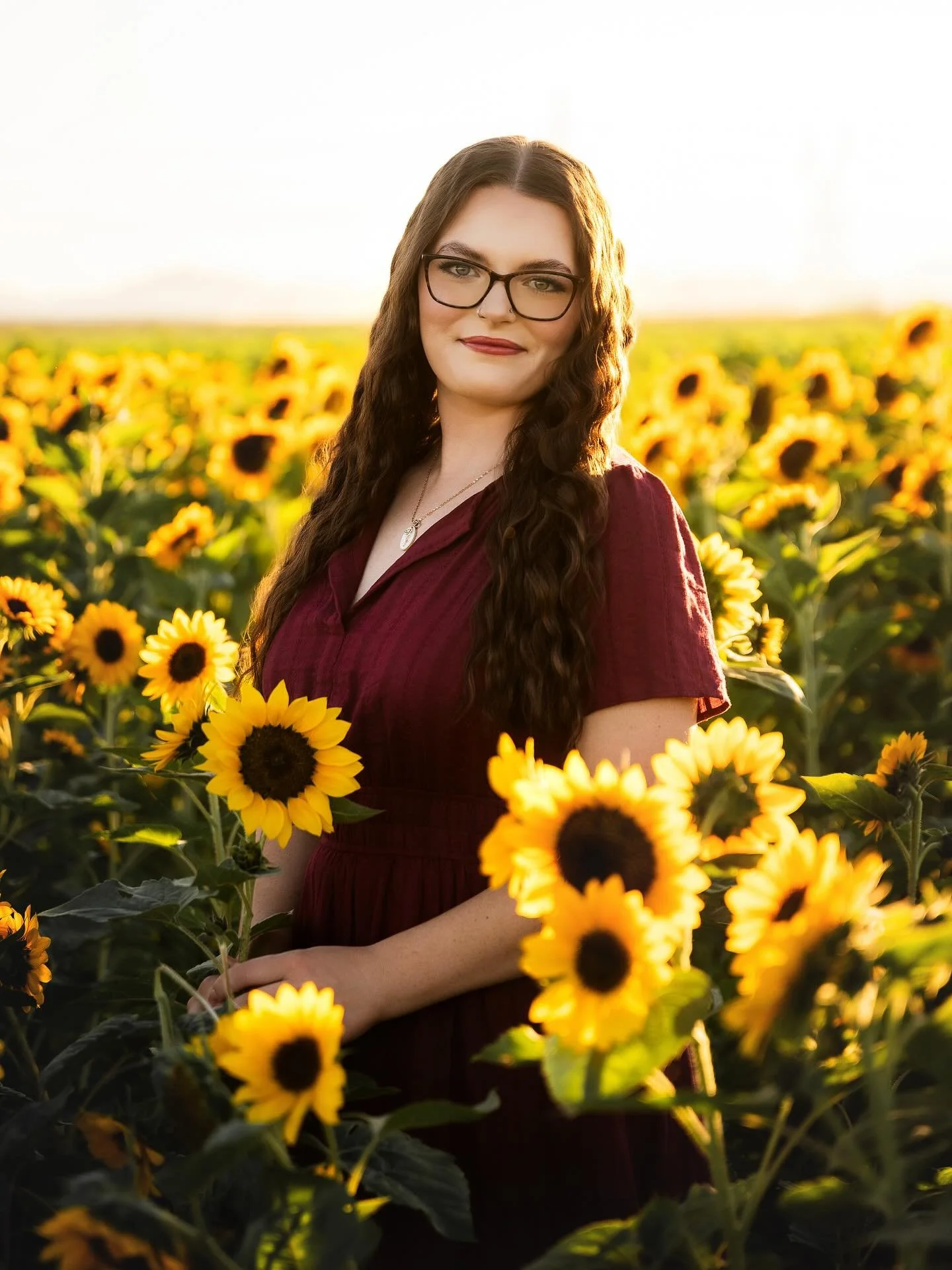 Sneak Peek and Part 1 of Katie&rsquo;s College Senior Pics! 

🌻My Sunflower Sessions this past weekend were so beautiful! 🌻

Very, very, very warm for a late October day, but I got so many amazing pictures from those that joined me! 

Can&rsquo;t w