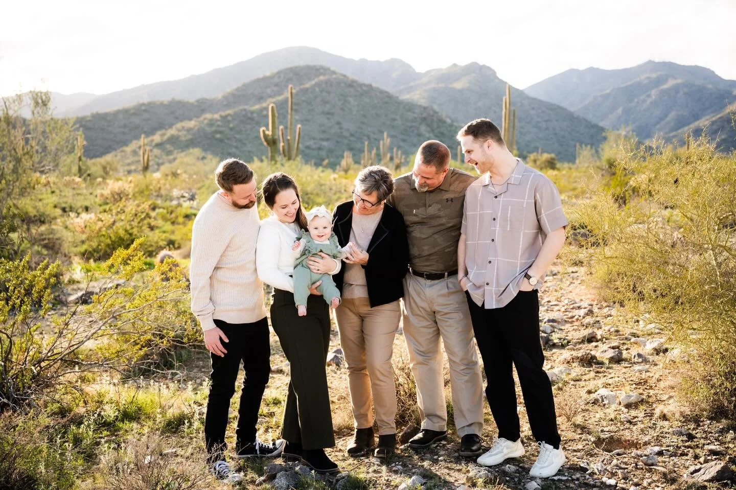 🥳The FUNNEST session🥳

It&rsquo;s always a good idea to get family pics when everyone is together for the holidays! 

This family was just beyond fun and baby girl was the star of the show!!!!

We were laughing the whole time, I was cracking up whi