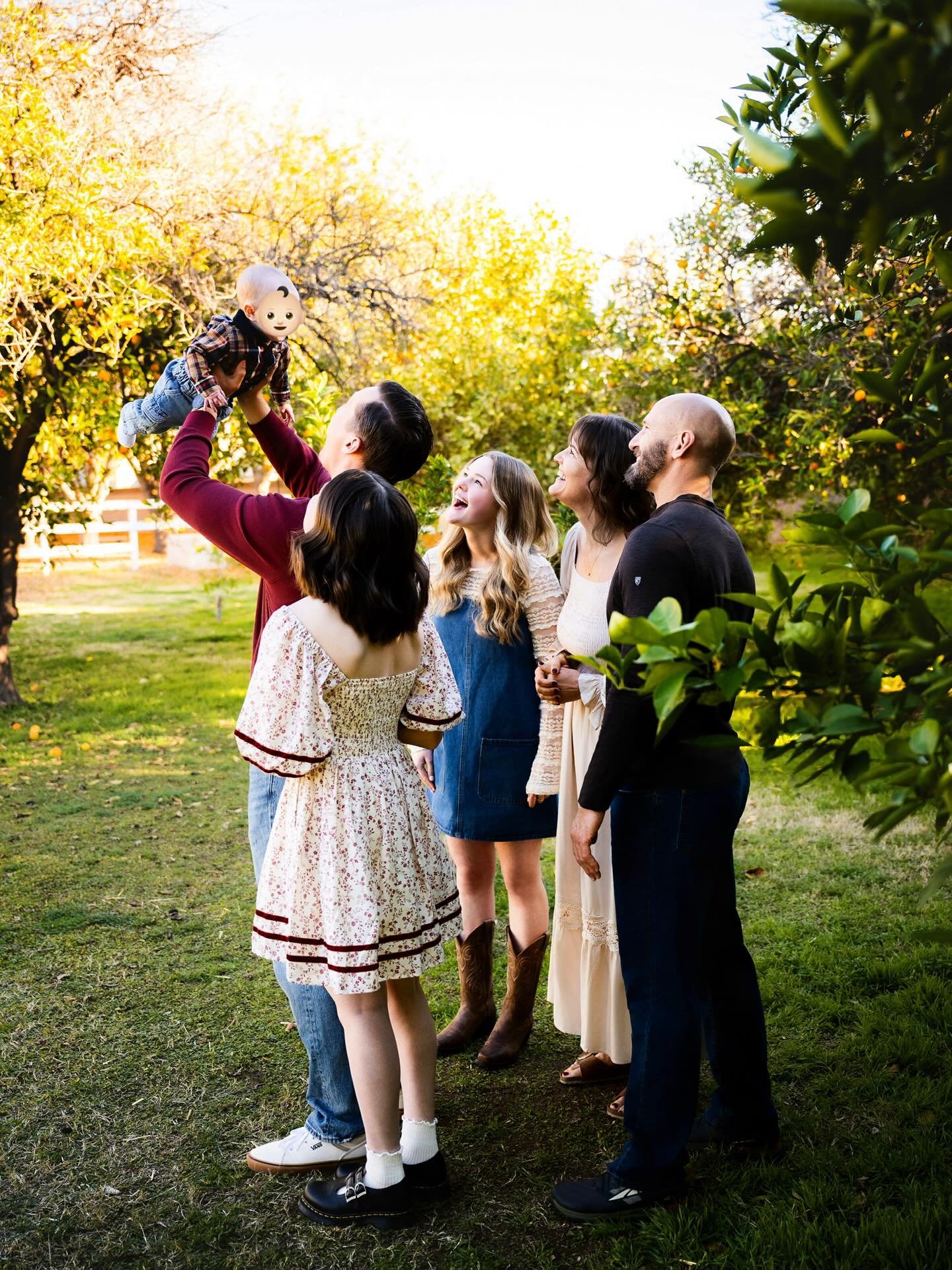 🍃Sweetness🍃

What a lovely session with the H family! It was their first family photoshoot as grandparents and with their family of now 6!!!! 

Their beautiful wardrobe and colors went perfect with this location! And baby boy did so amazing! We got