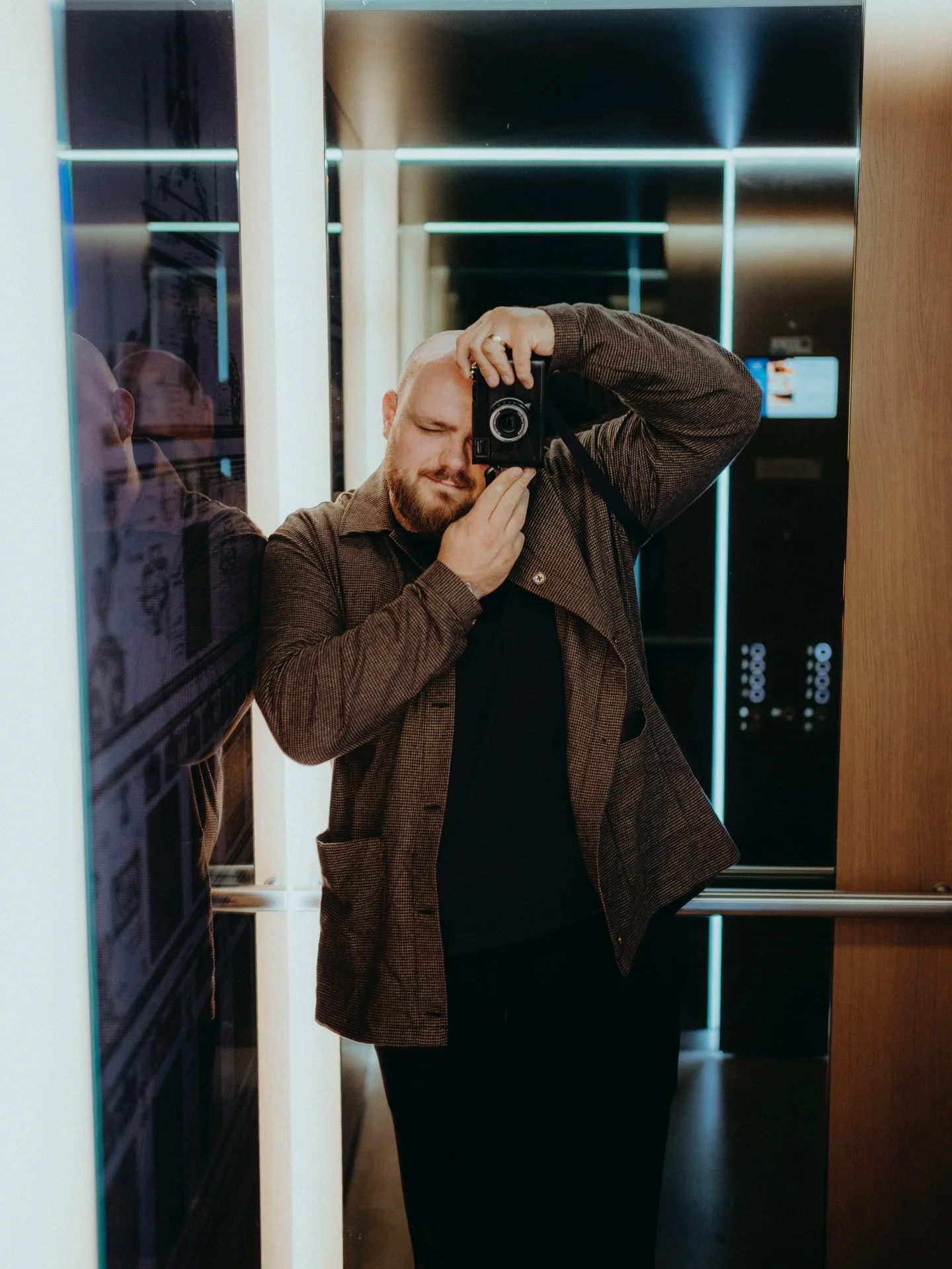 In den letzten Jahren lag mein Fokus stark auf Hochzeiten. Und ganz ehrlich: Ich bin unendlich dankbar daf&uuml;r. F&uuml;r all die Paare, die mir ihr Vertrauen geschenkt haben. F&uuml;r die Menschen, die ich kennenlernen durfte. F&uuml;r die Geschic