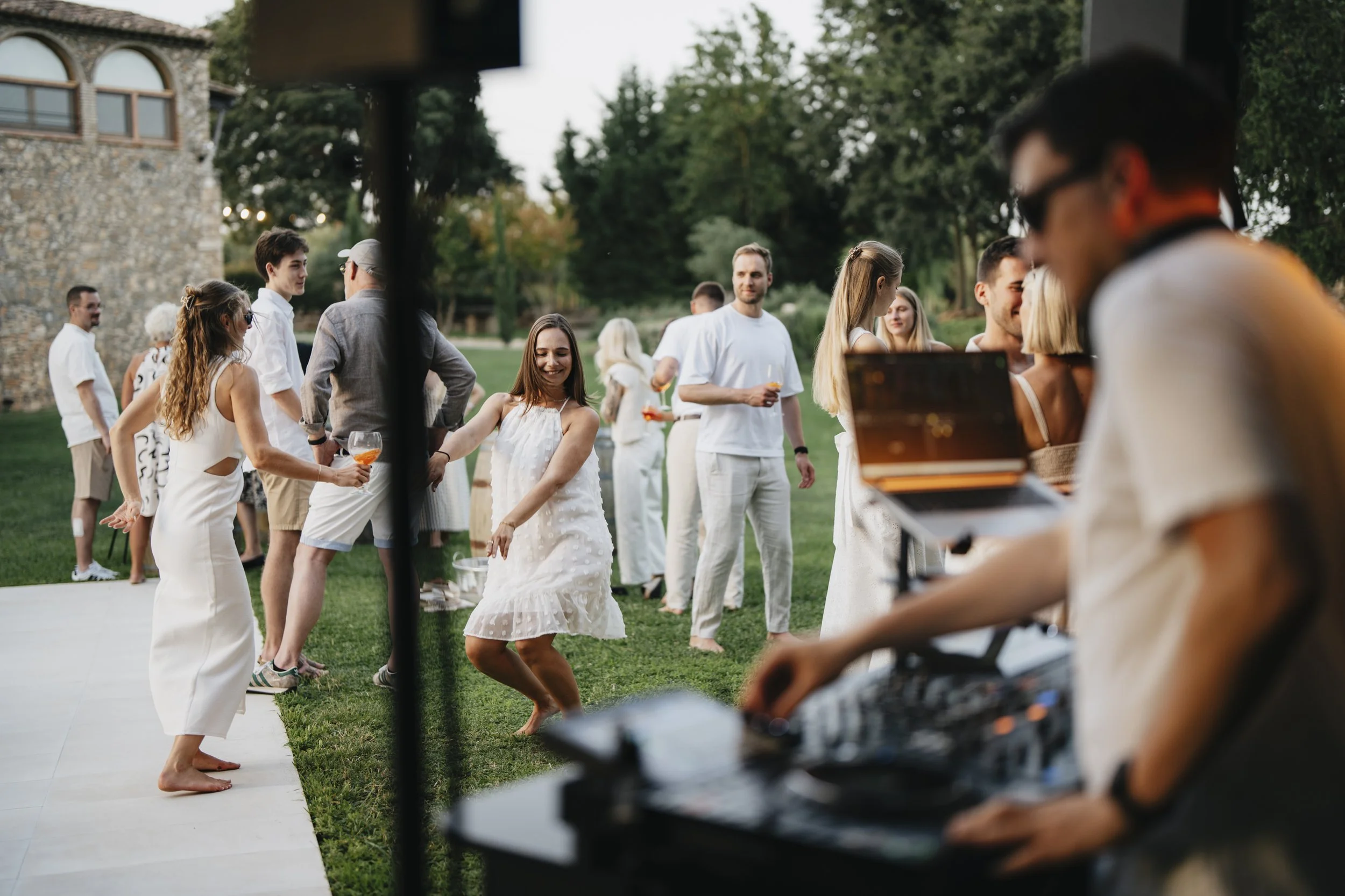 Destination Wedding Girona Finca Mas Cufi  DJ Tobi Biermann