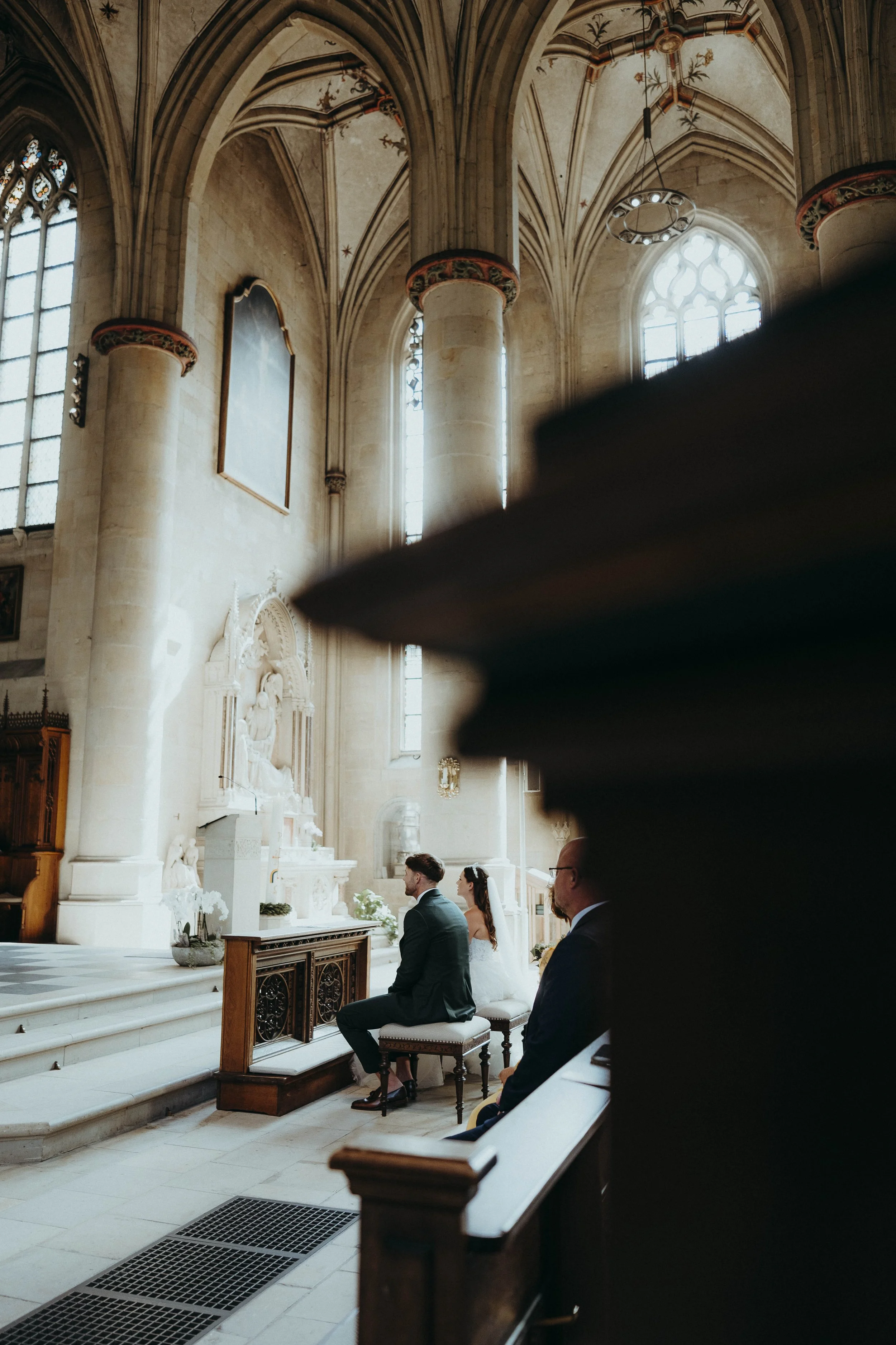 Hochzeitsreportage mit echten Emotionen und Hochzeitsfotos mit Charakter. Keine 0815-Pose, sondern echte Vibes. Paul Popanda – Hochzeitsfotografie in Münster, Paderborn und überall, wo’s knistert.