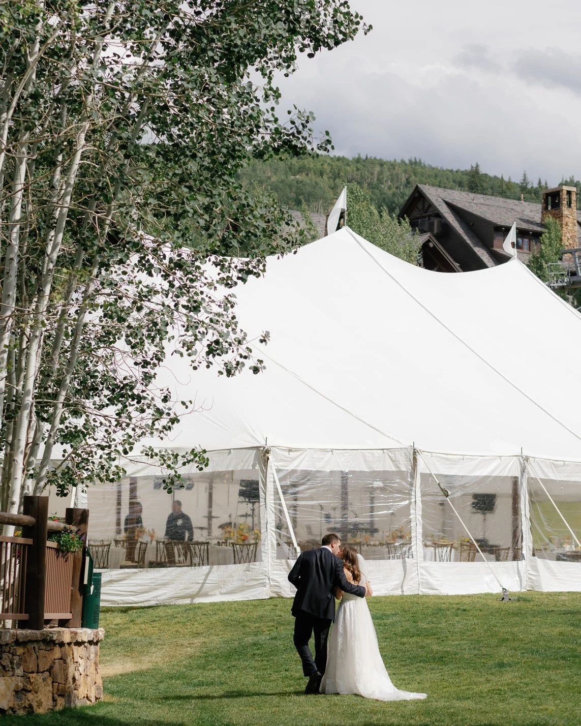 Forever looks better in the mountains. ⛰️

Rentals pictured: 44&rsquo; x 103&rsquo; Sailcloth Tent with Caf&eacute; Lighting, Distressed Oak Dancefloor

⛺️ - @premier_party_rental
📍 - @ritzcarltonbachelorgulch
📋 - @gemweddingsvail
📸 - @meredithdia